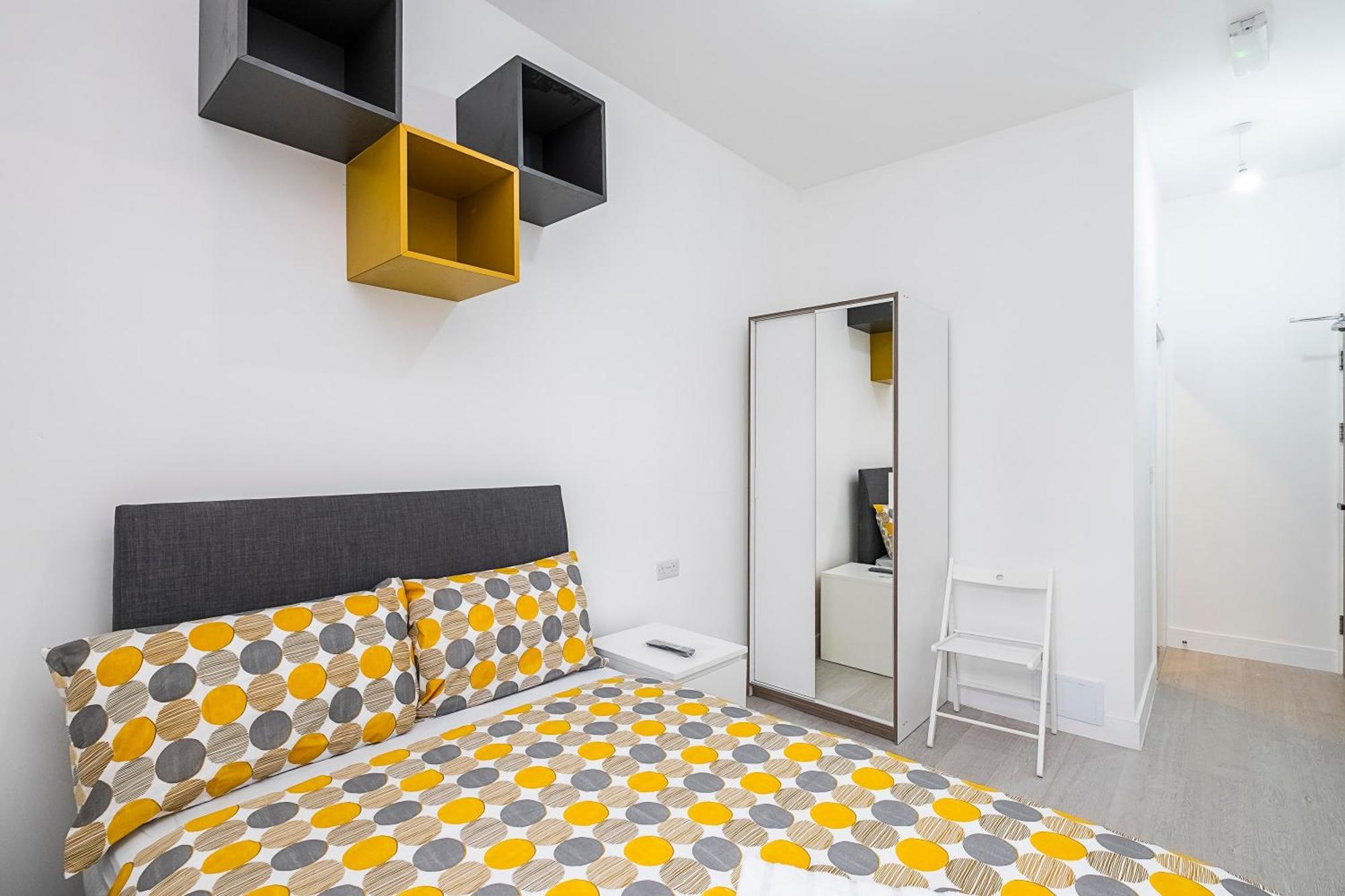 Victorian Beauty With Private Toilet And Shower Near Tube Station Leilighet *