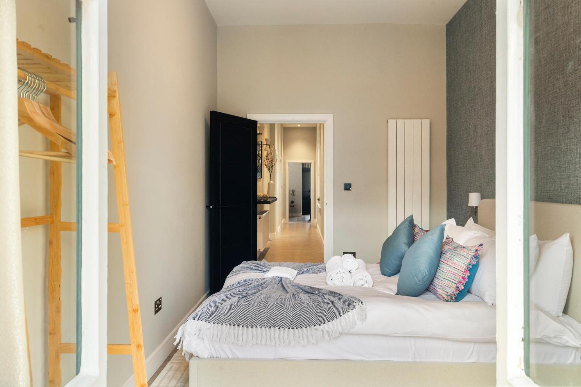 Luxury 3 Bedroom Flat 5 Min Walk To Maida Vale Tube Station Leilighet London