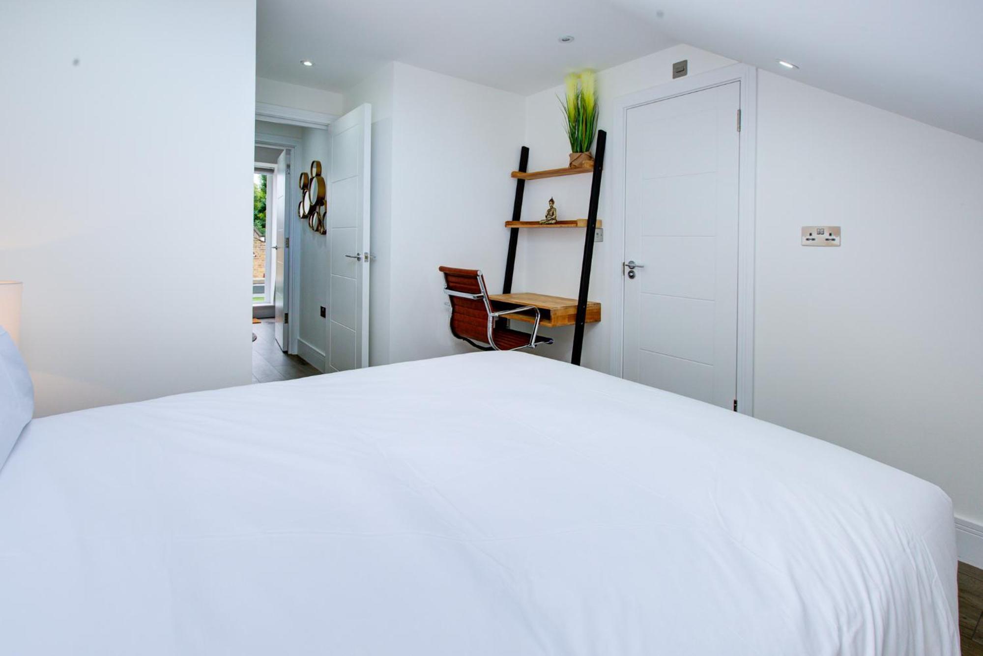 Hybrid Resi - Wandsworth Close To Clapham * Londen