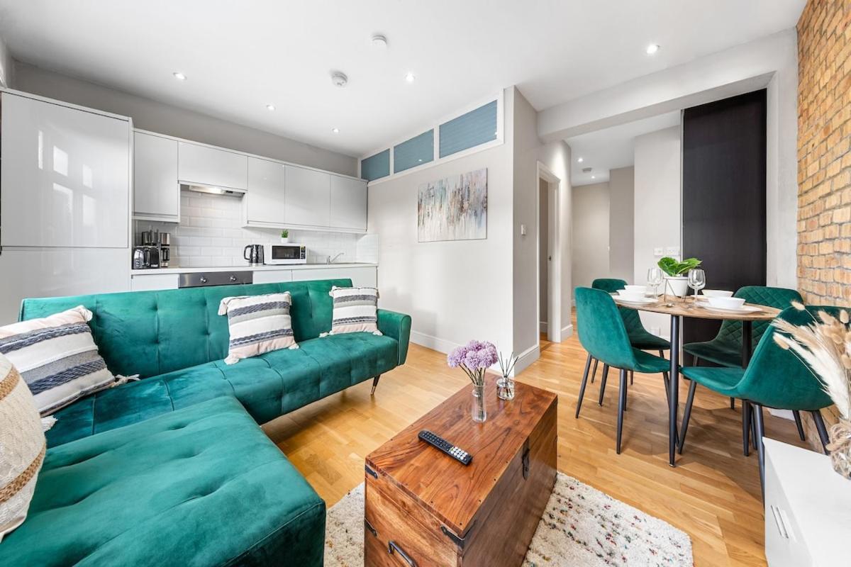 Apartment Elite Flat With Parking London