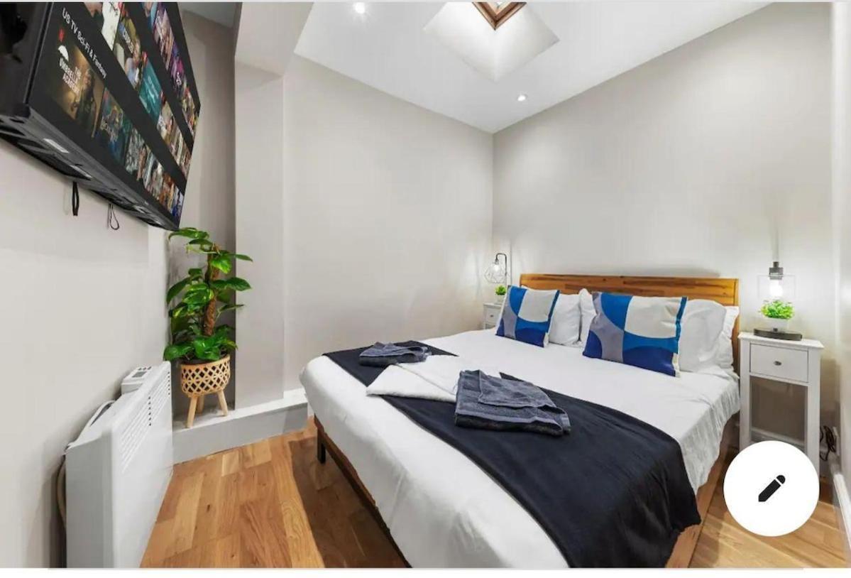 Elite Flat With Parking *
