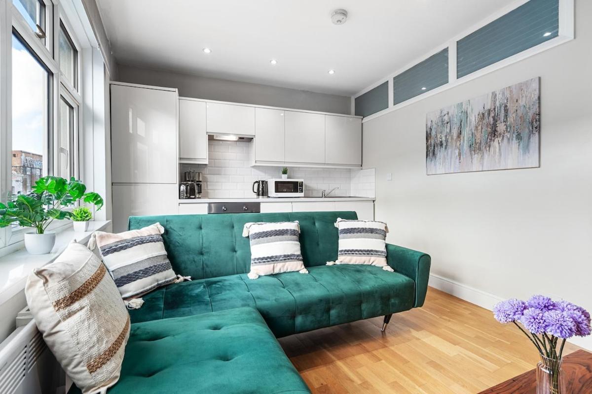 Elite Flat With Parking *