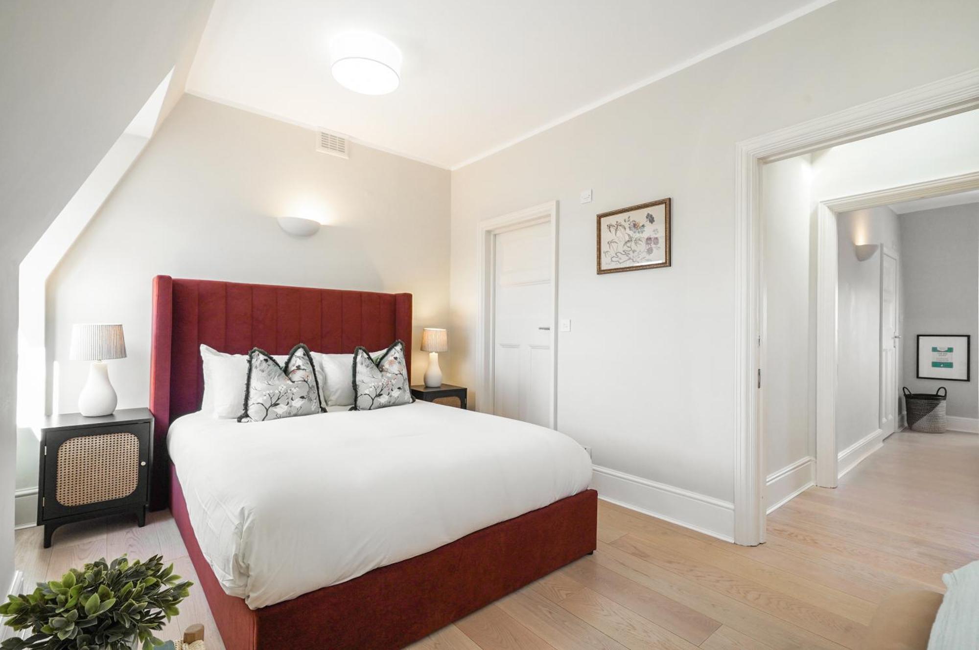 Stylish Family Near Kensington High Street Apartment London