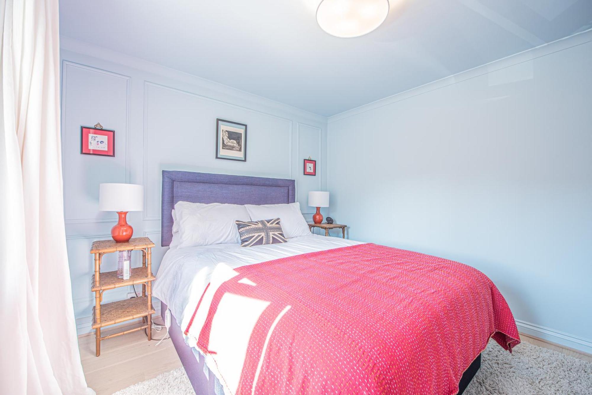Modern 1-bed Flat With Free Parking In West *