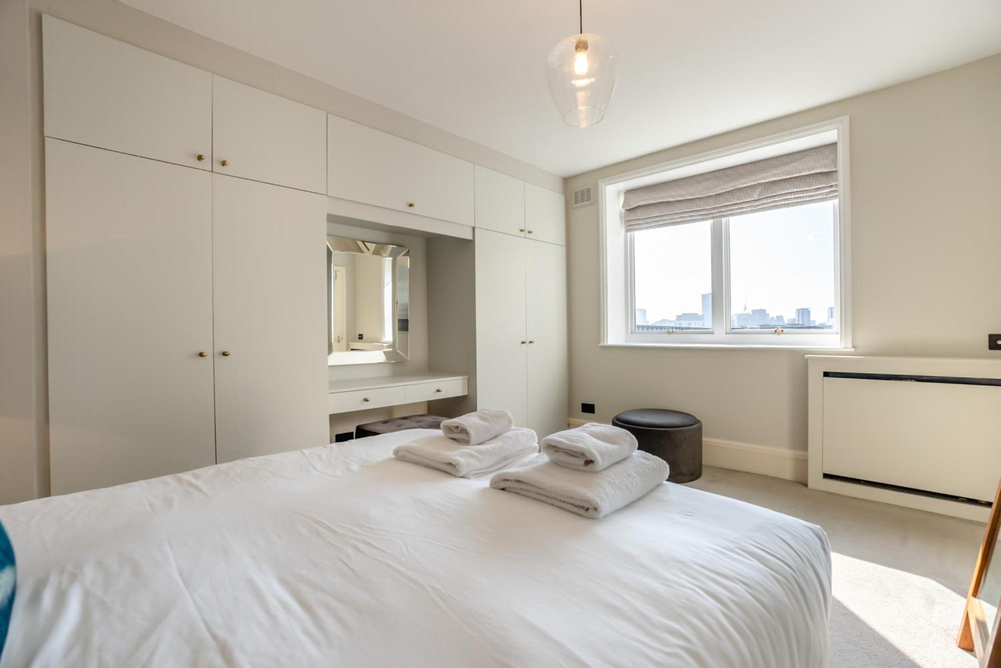 Apartment Regents Park London
