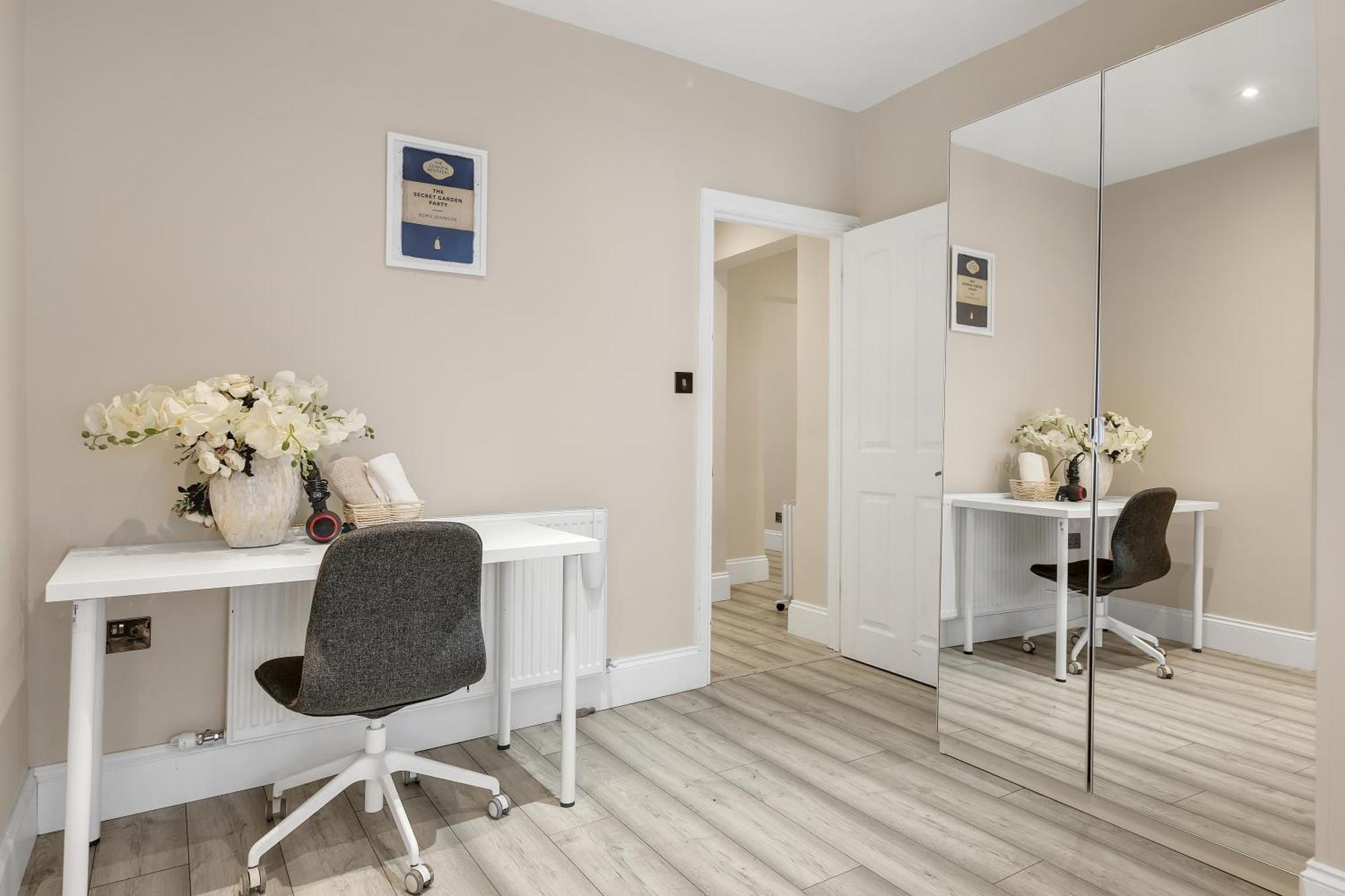 Hammersmith Flat 2 Bedrooms Lgf * London