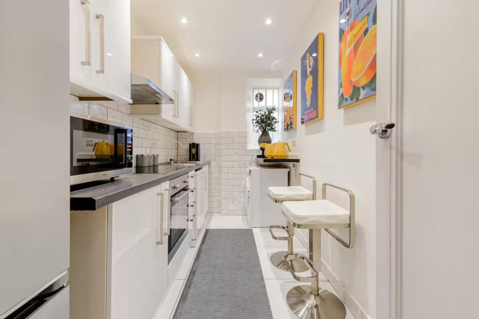 Private 2 Beds By Mayfair Apartment