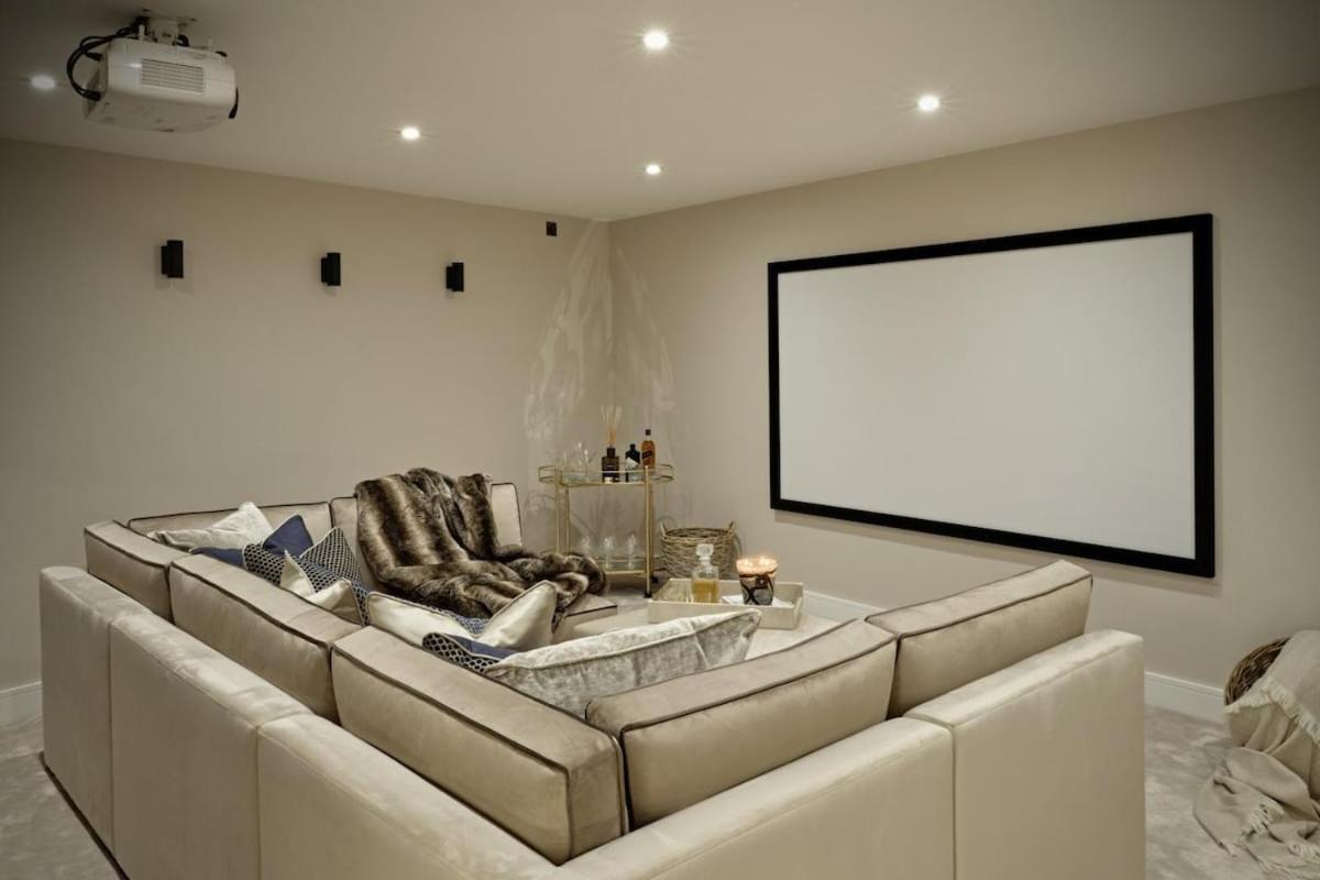 Luxurious 4-bed Knightsbridge Near Harrods Apartment London