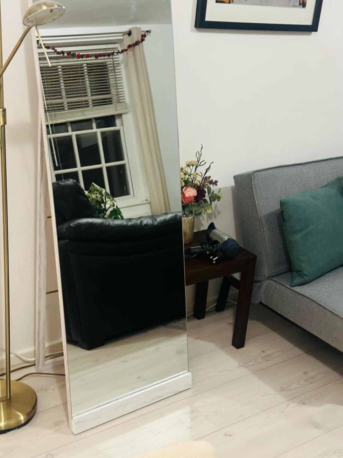 Apartment Lovely Quiet Spacious Around Little Venice Desirable Location Very By Ricky & Giustina *