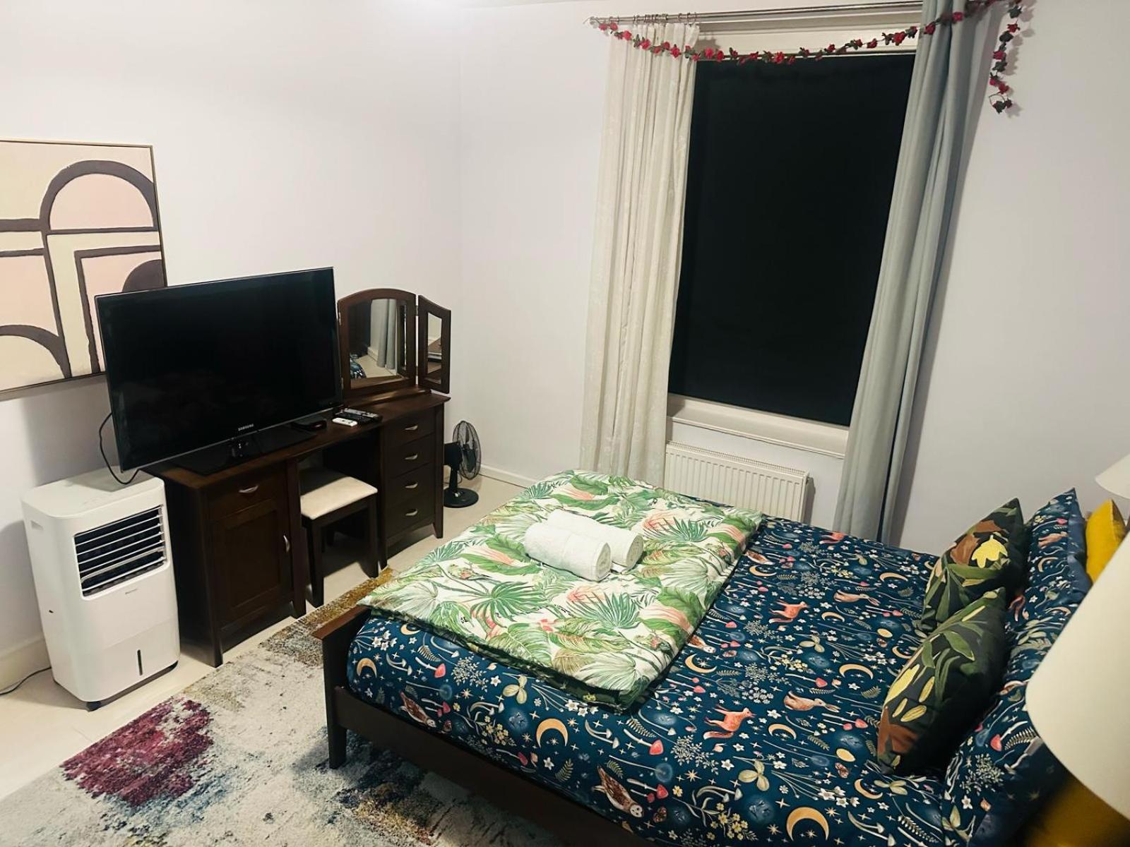 Lovely Quiet Spacious Around Little Venice Desirable Location Very By Ricky & Giustina London