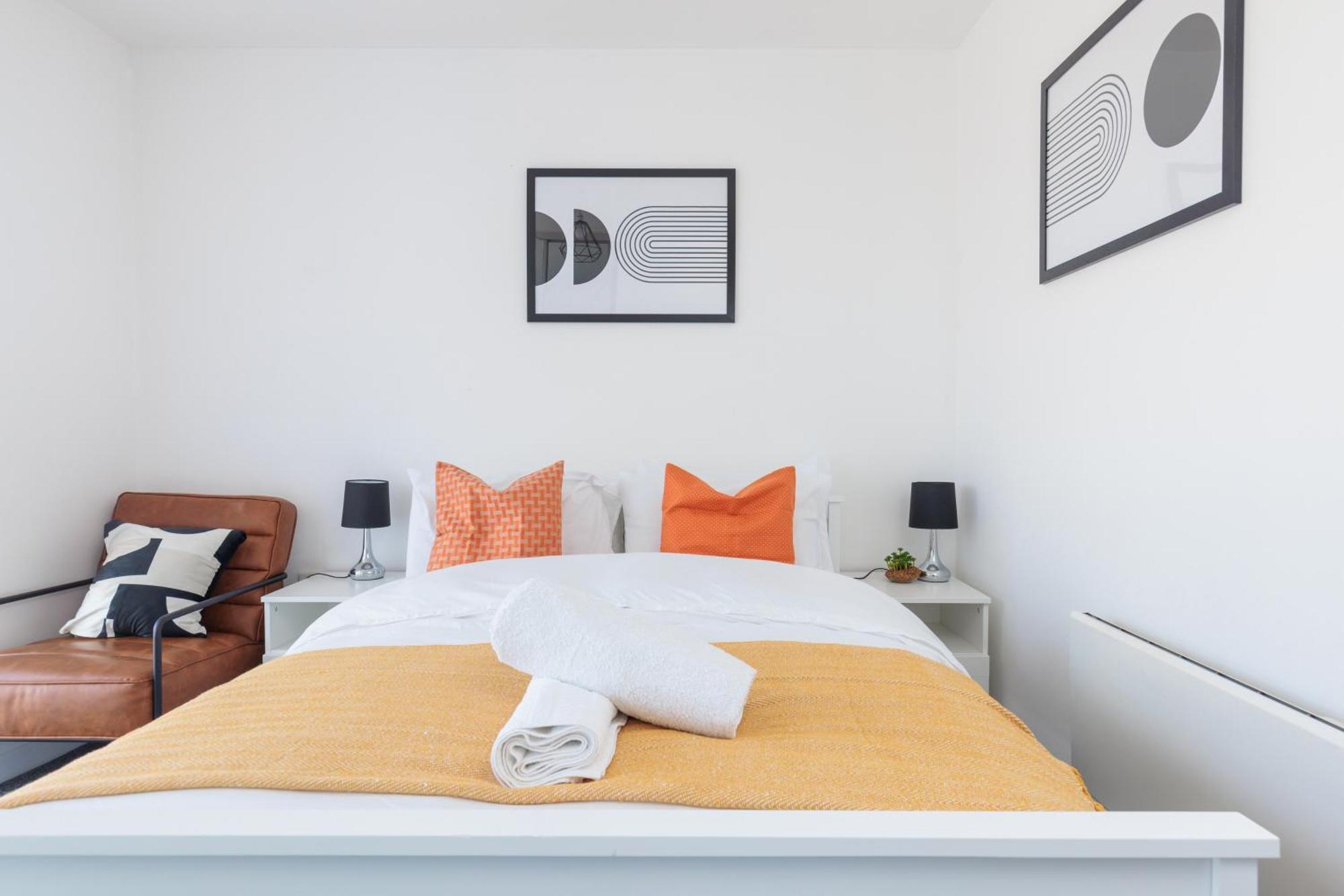 Stunning 2-bed, 2-bath With Balcony Views Stratford Westfield