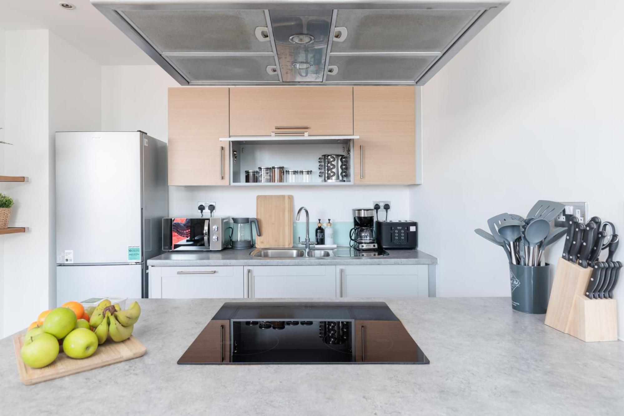 Stunning 2-bed, 2-bath With Balcony Views Stratford Westfield London