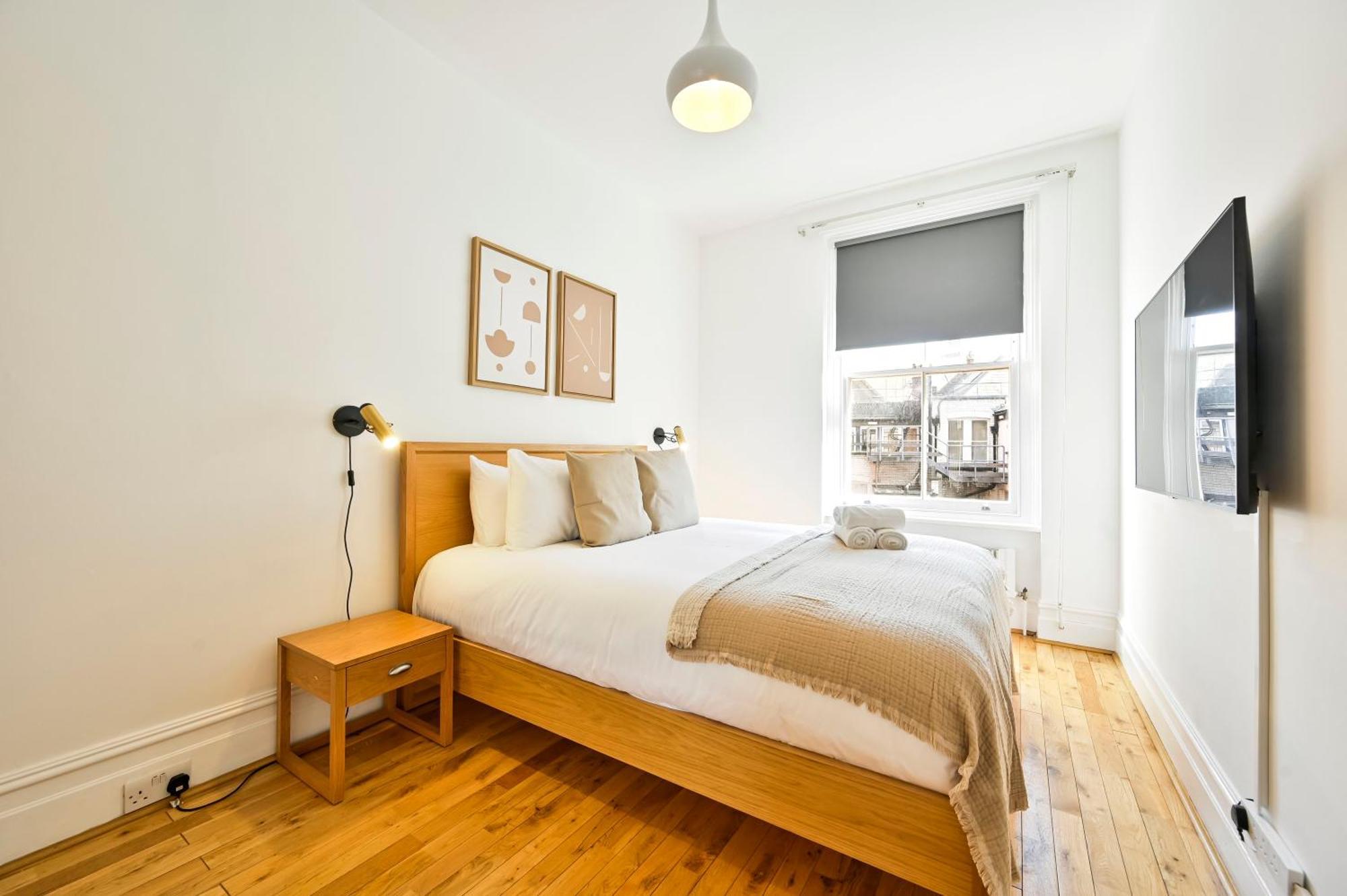 Huge 2 Bedrooms 3 Beds! Covent Gdn 3 Min To Subway Leilighet *