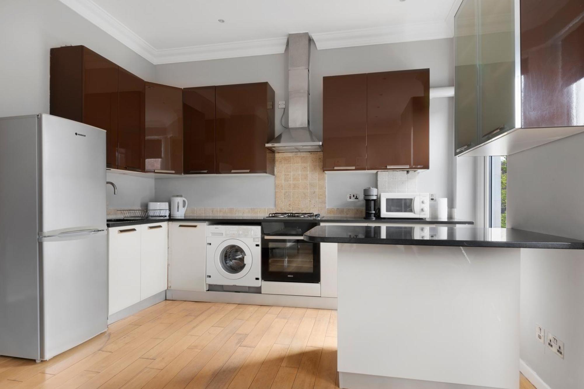 Delux Queens Park 1 Bed Sleeps 4 Ppl Second Floor Apartment London