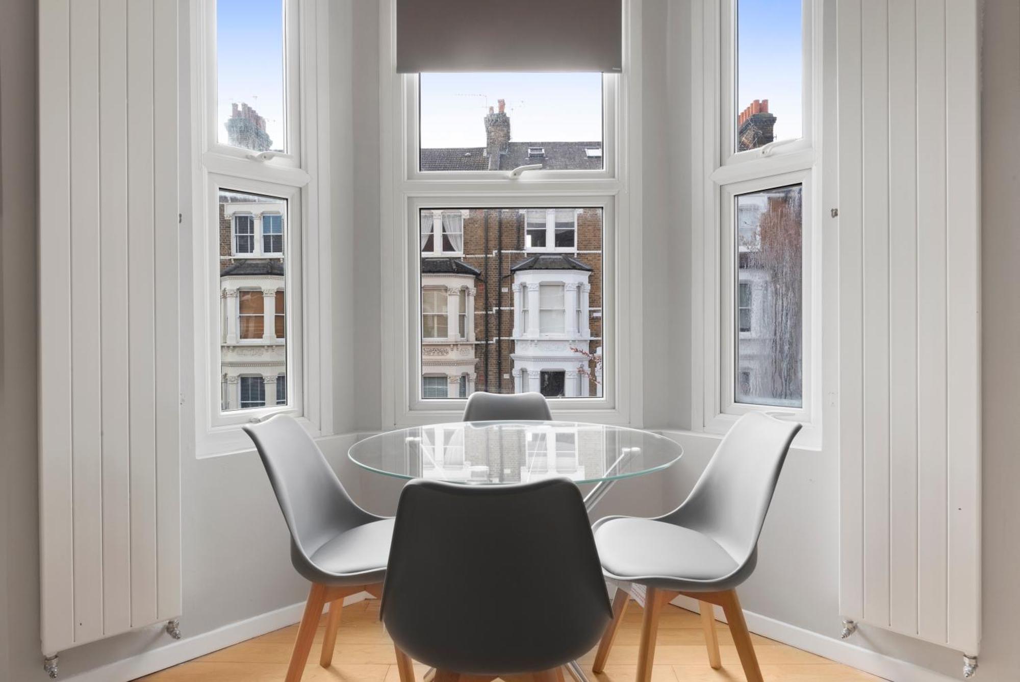 Delux Queens Park 1 Bed Sleeps 4 Ppl Second Floor Apartment