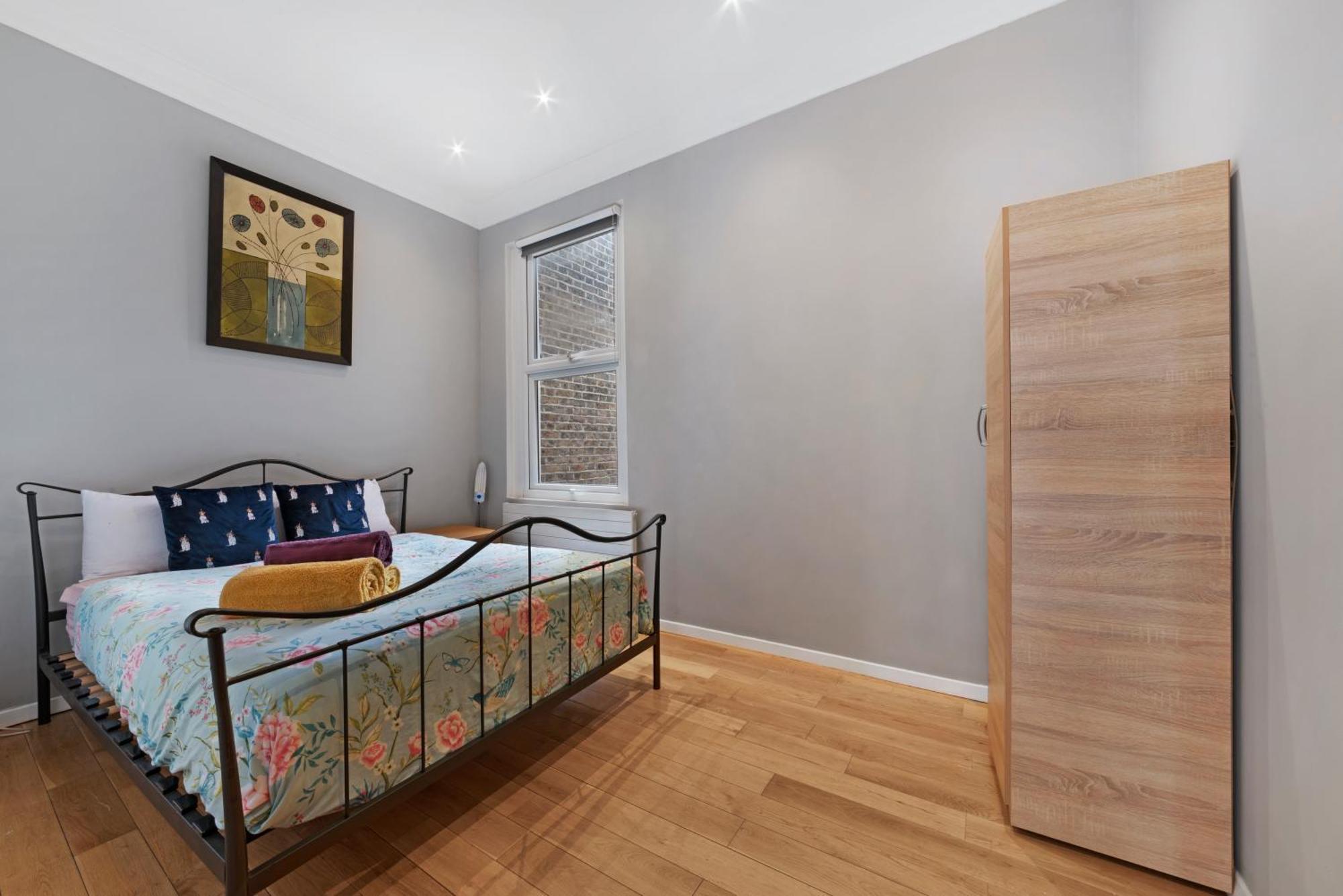 Apartment Delux Queens Park 1 Bed Sleeps 4 Ppl Second Floor *