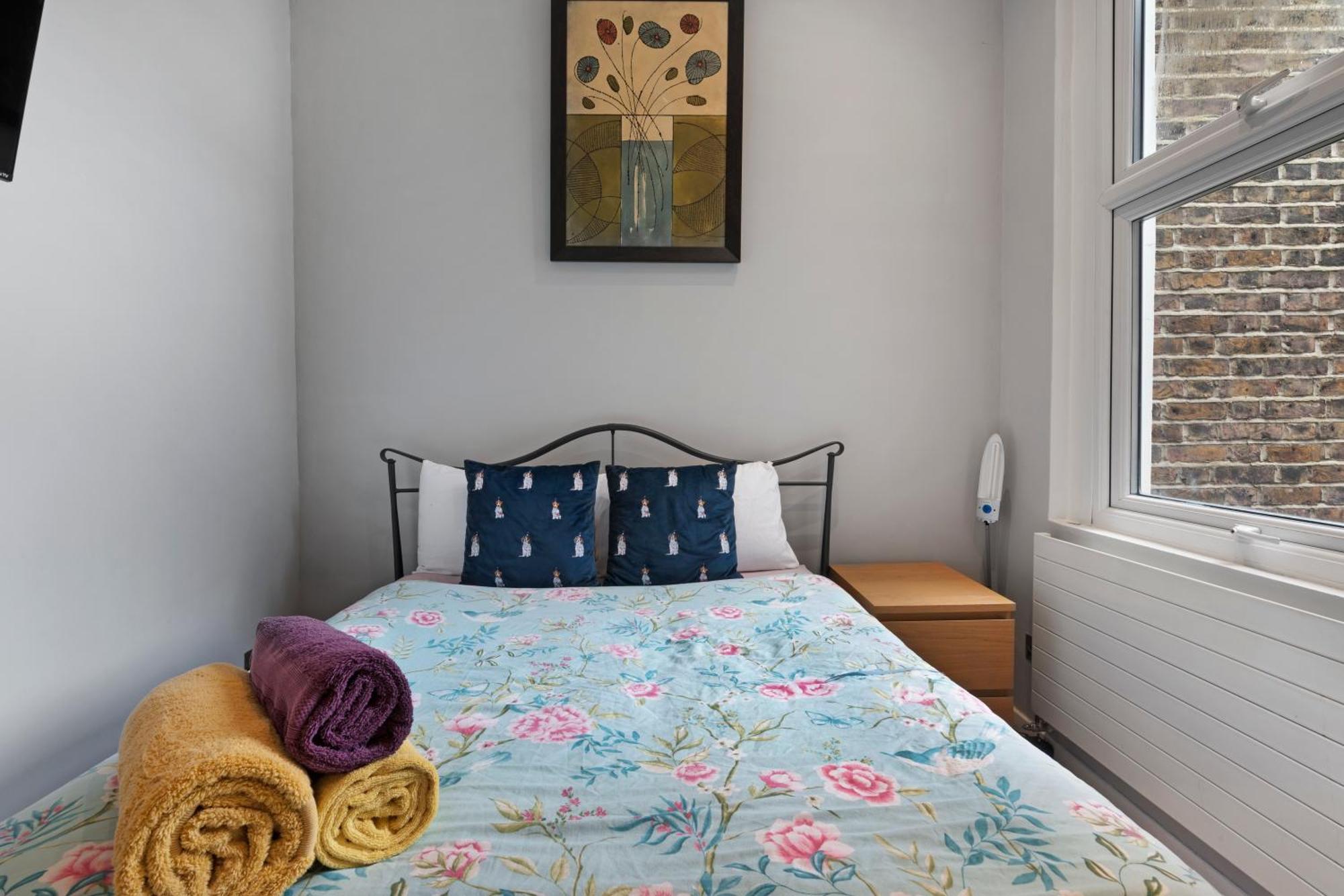 Delux Queens Park 1 Bed Sleeps 4 Ppl Second Floor London