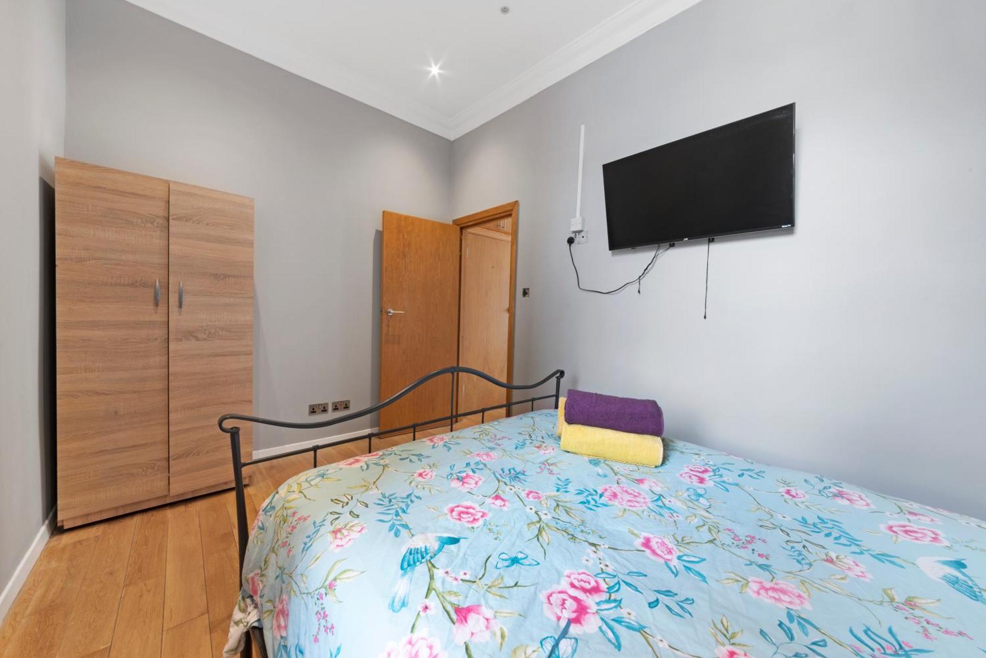 Delux Queens Park 1 Bed Sleeps 4 Ppl Second Floor *