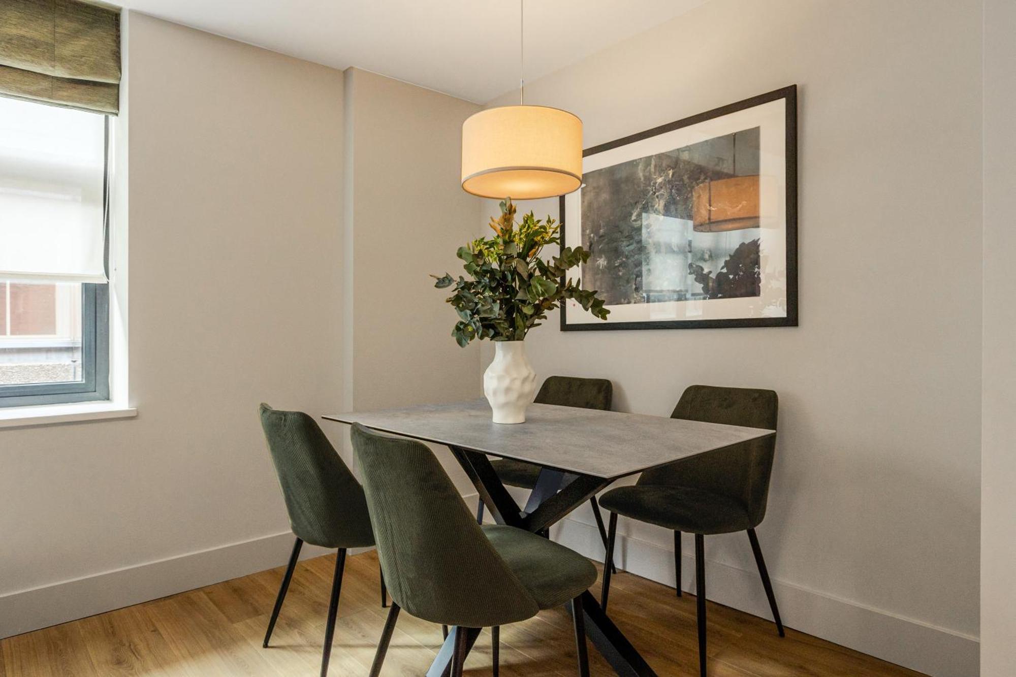 Leilighet Stunning Serviced Apartments, Steps From Monument Station London