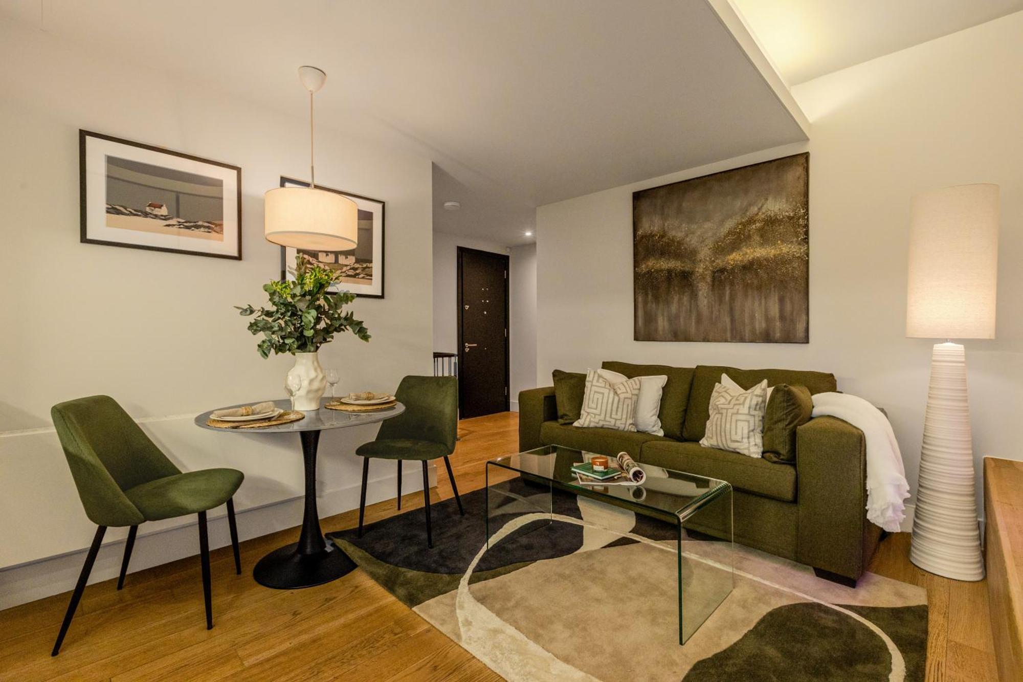 Leilighet Stunning Serviced Apartments, Steps From Monument Station London