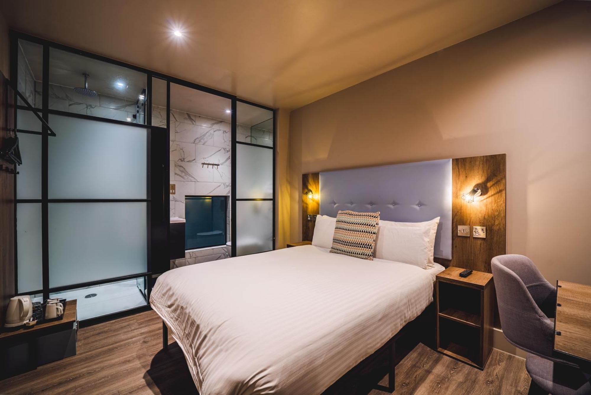 Euston Square 3*