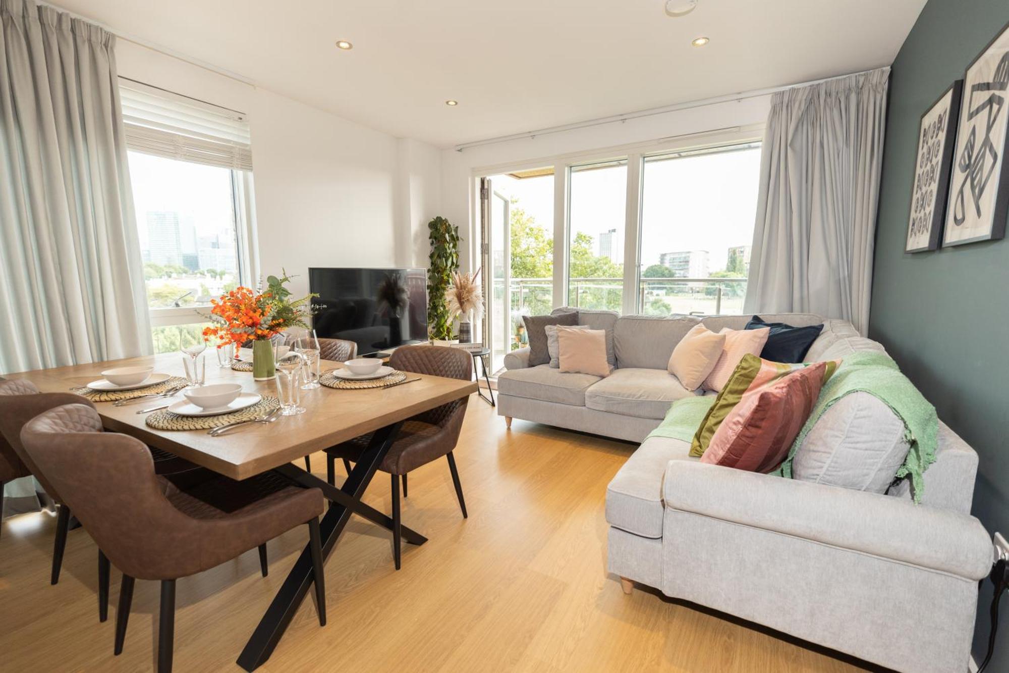 Apartment Stylish 3 Bed Near Downtown & Free Parking