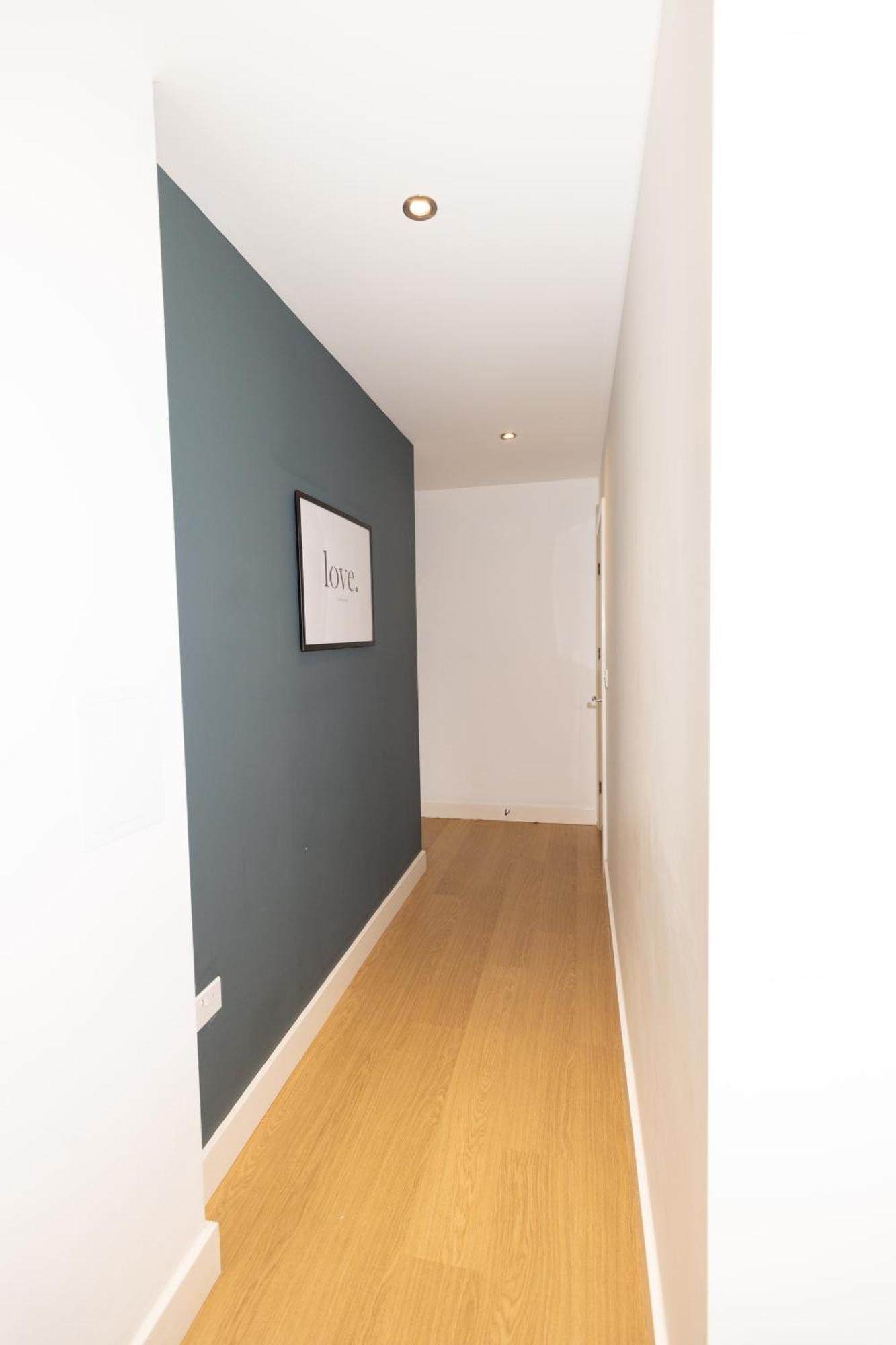 Stylish 3 Bed Near Downtown & Free Parking *