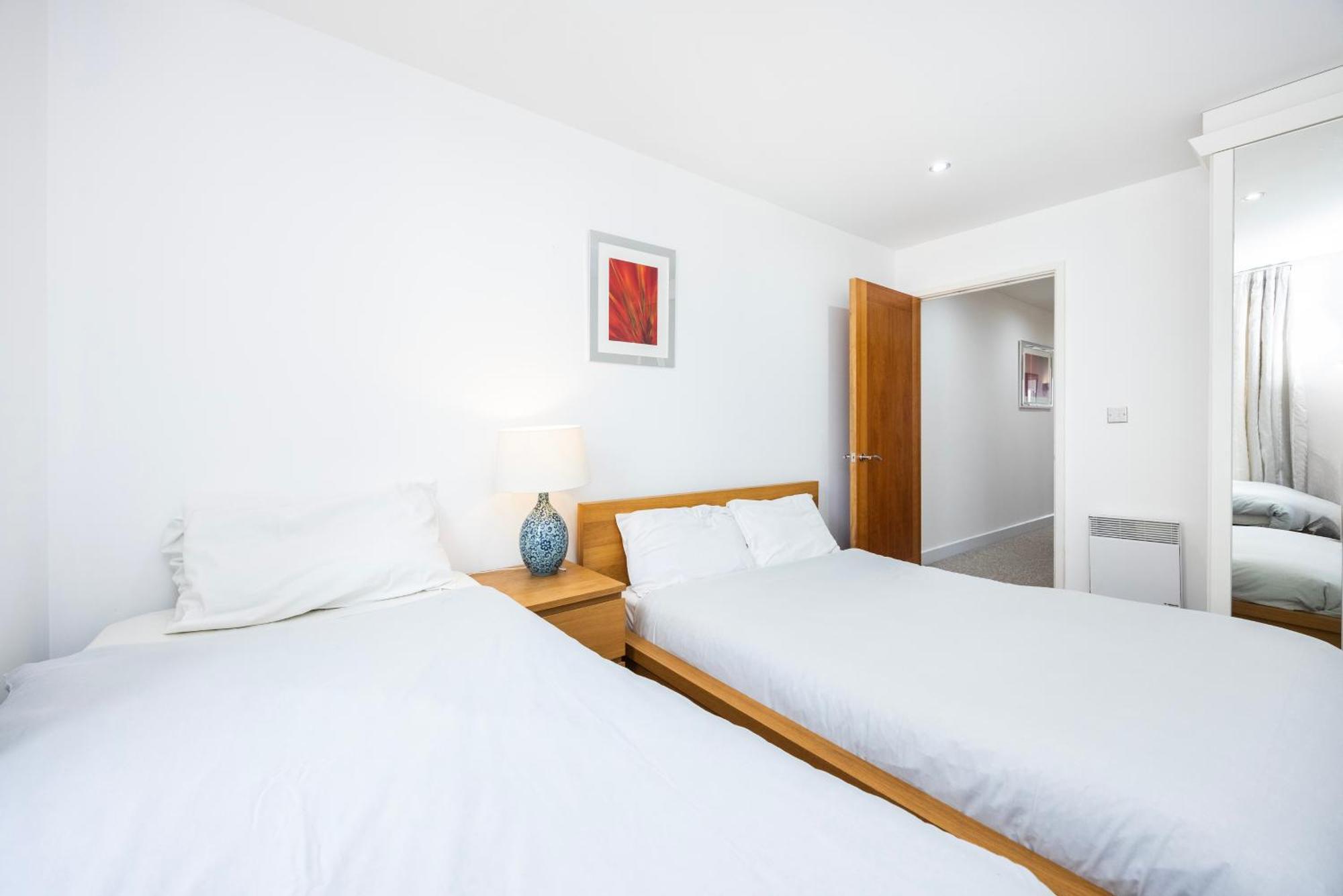 Western Excel Apartamento *