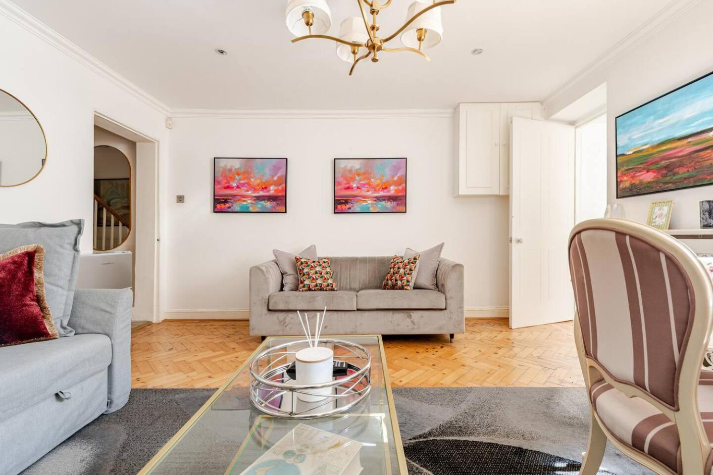 Spacious And Private By Royal Palace Apartamento Londres