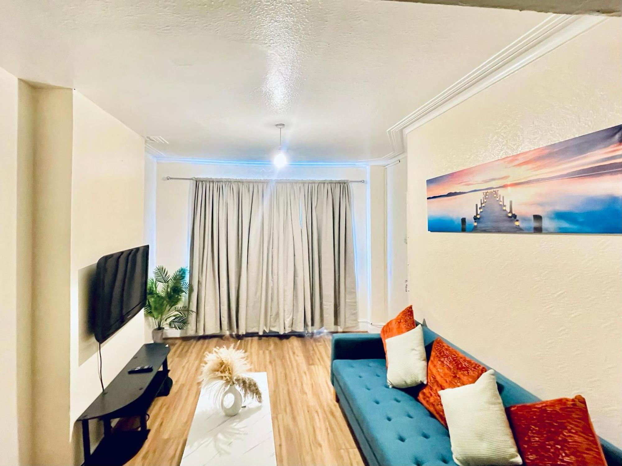 Apartment In Plaistow & Free Parking London