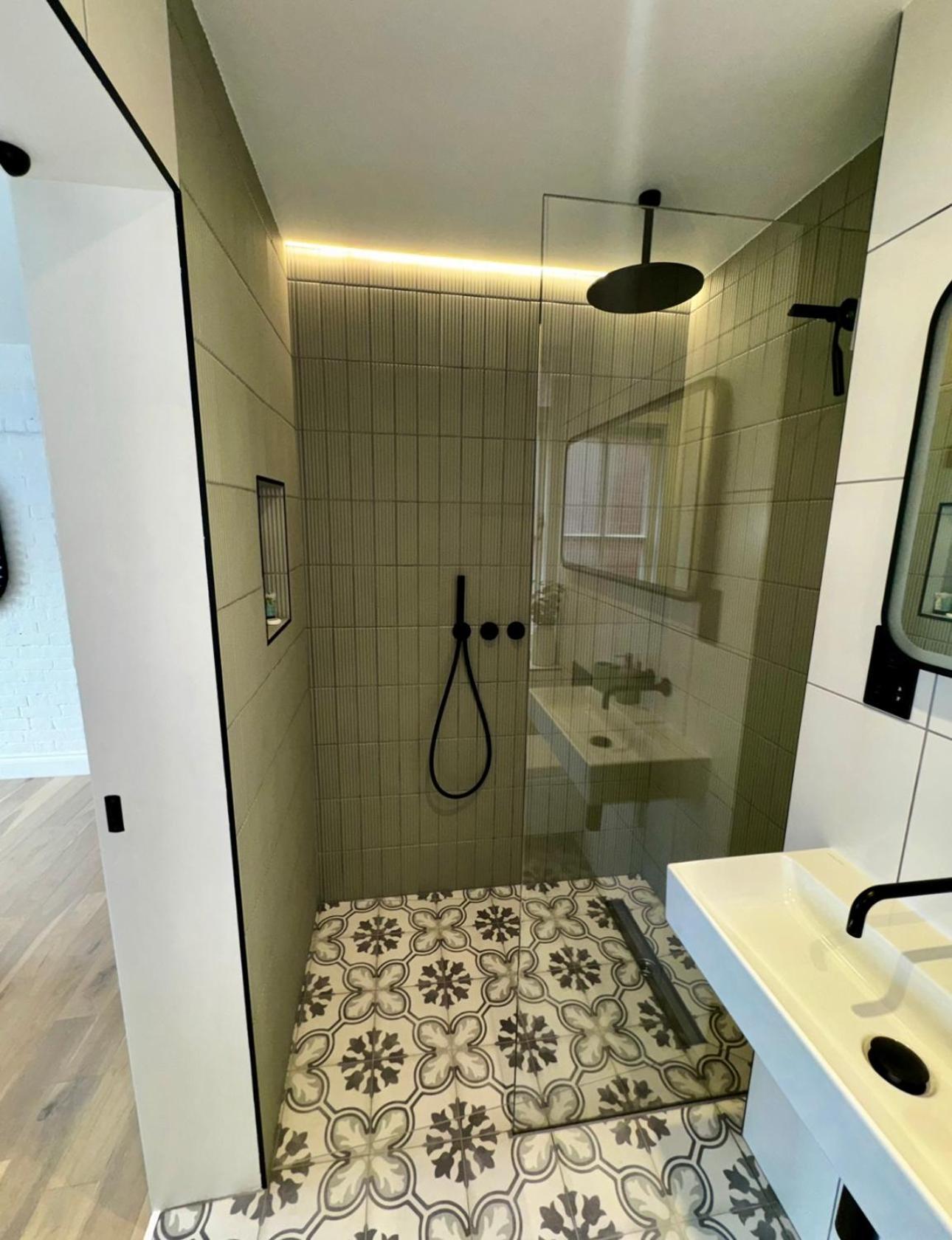 Newly Refurbished W/ River Views Apartamento