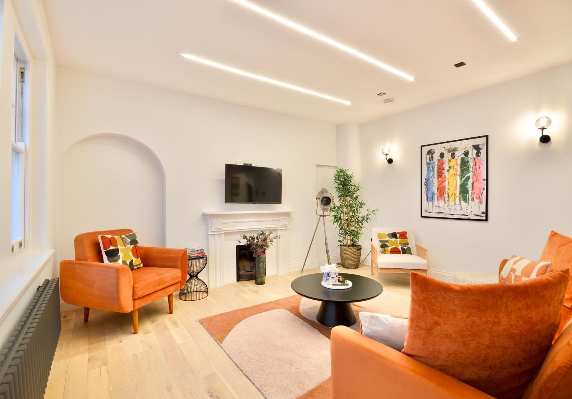 Newly Refurbished W/ River Views Londres
