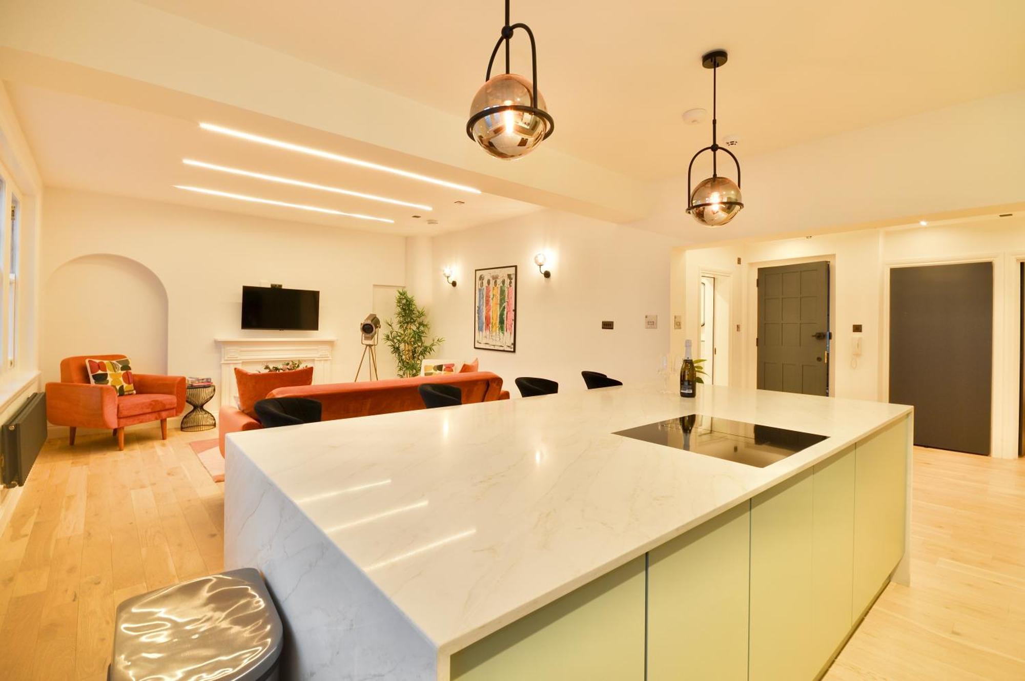 Newly Refurbished W/ River Views Apartamento