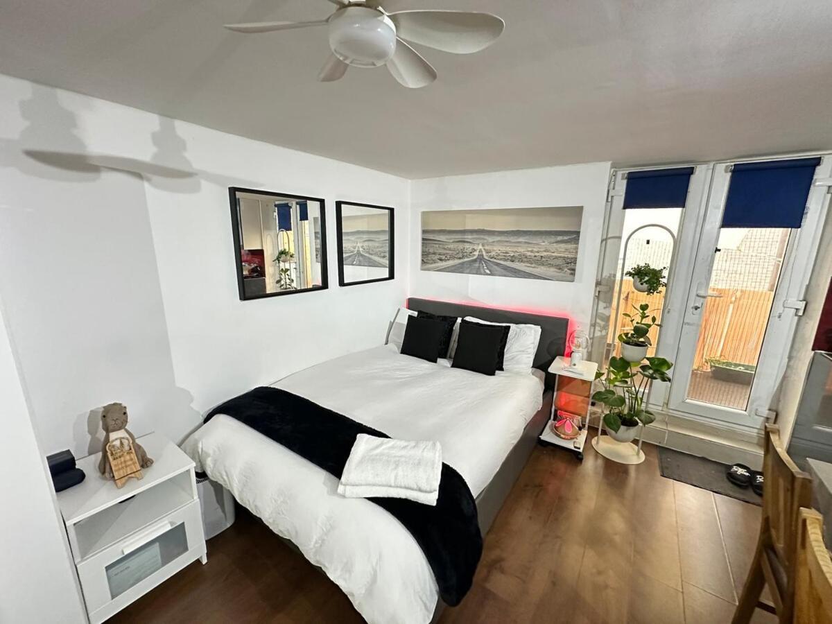 Cozy Modern In The Heart Of