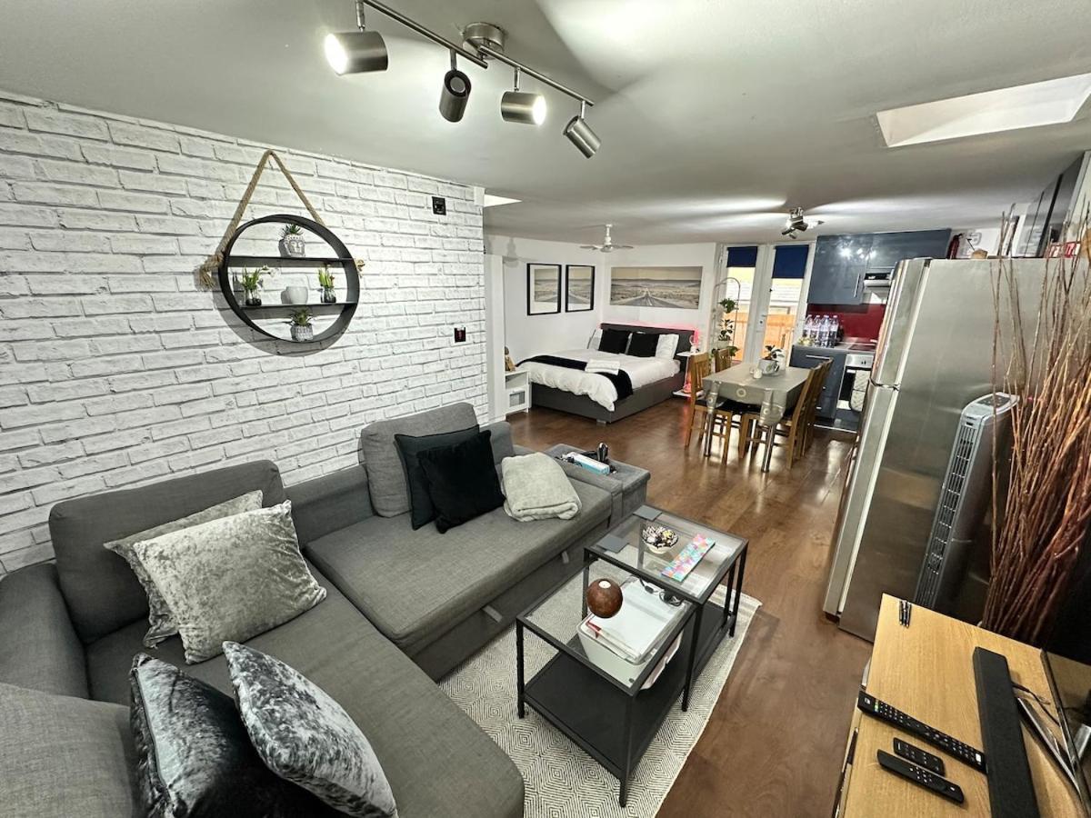 Cozy Modern In The Heart Of *