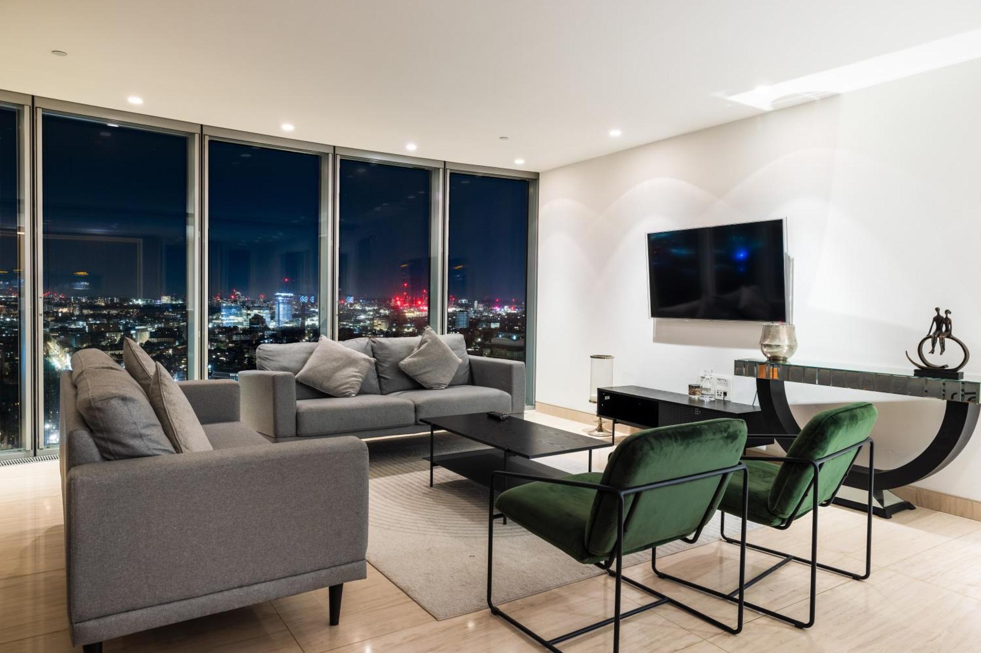 Skyline Views Luxury 3 Bedroom Free Parking * London