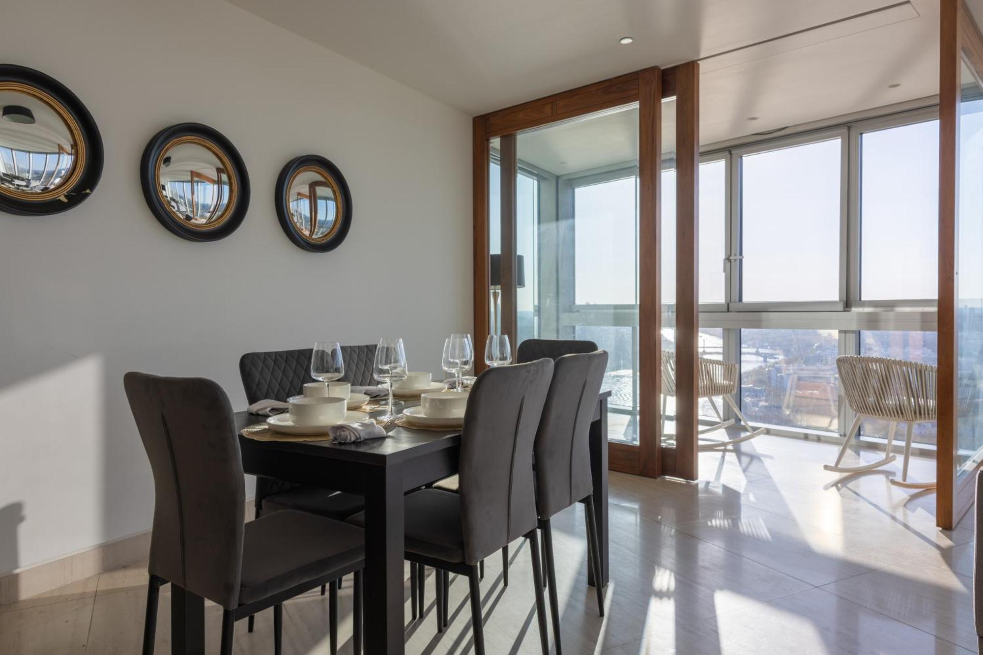 Apartment Skyline Views Luxury 3 Bedroom Free Parking *