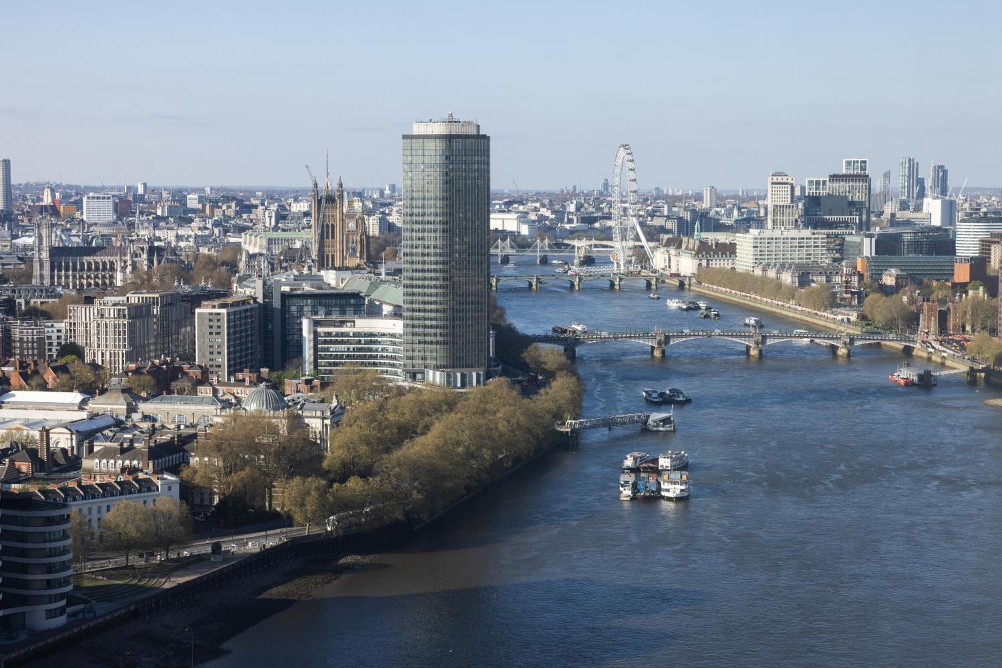 Apartment Skyline Views Luxury 3 Bedroom Free Parking *