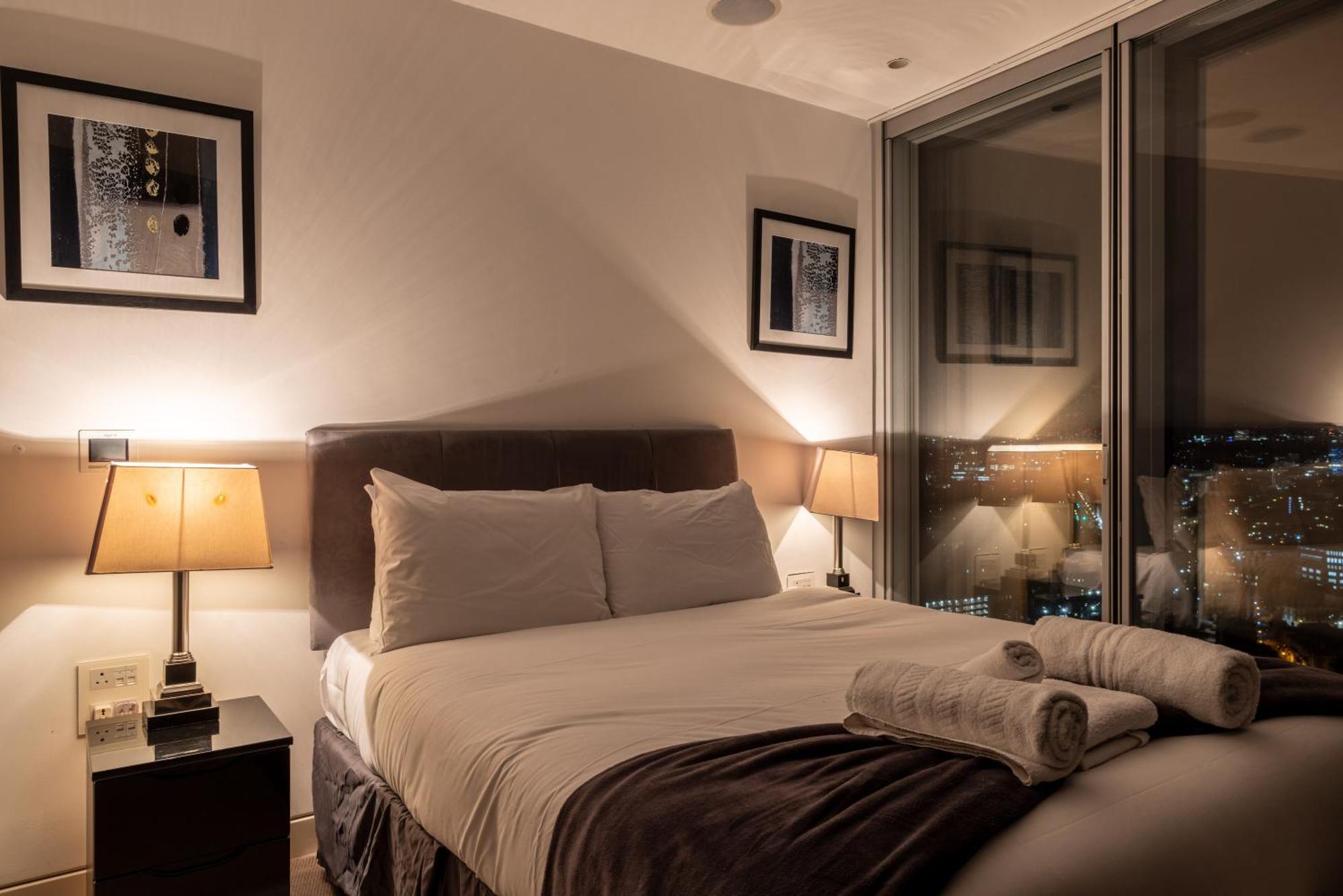 Apartment Skyline Views Luxury 3 Bedroom Free Parking