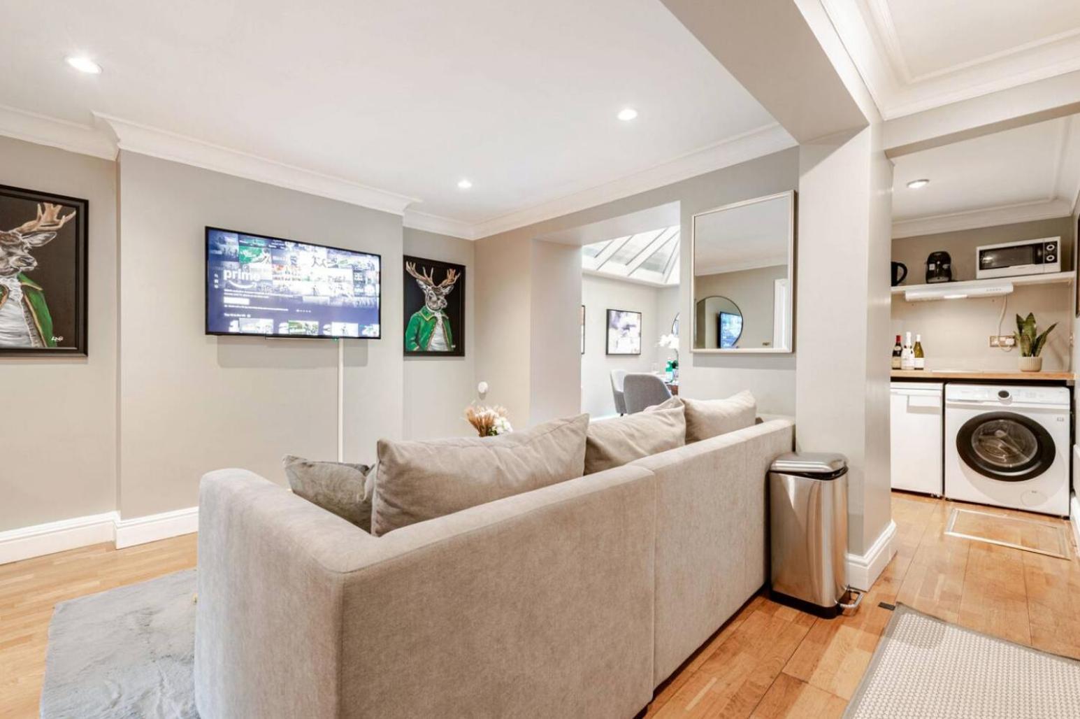 Spacious And Private By Royal Palace Apartamento Londres