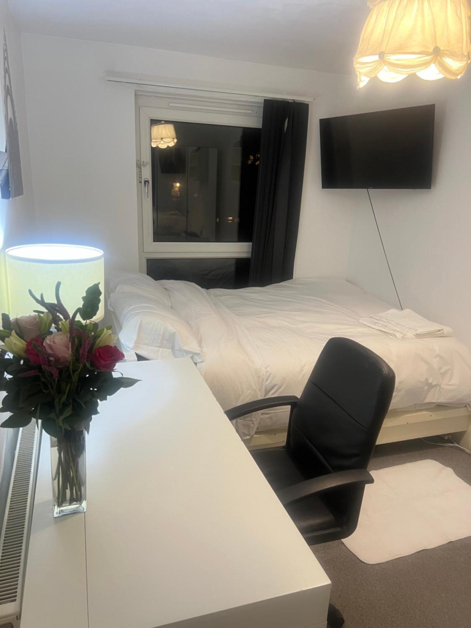 Cosy Near Angel & Kings Cross Station Guest house