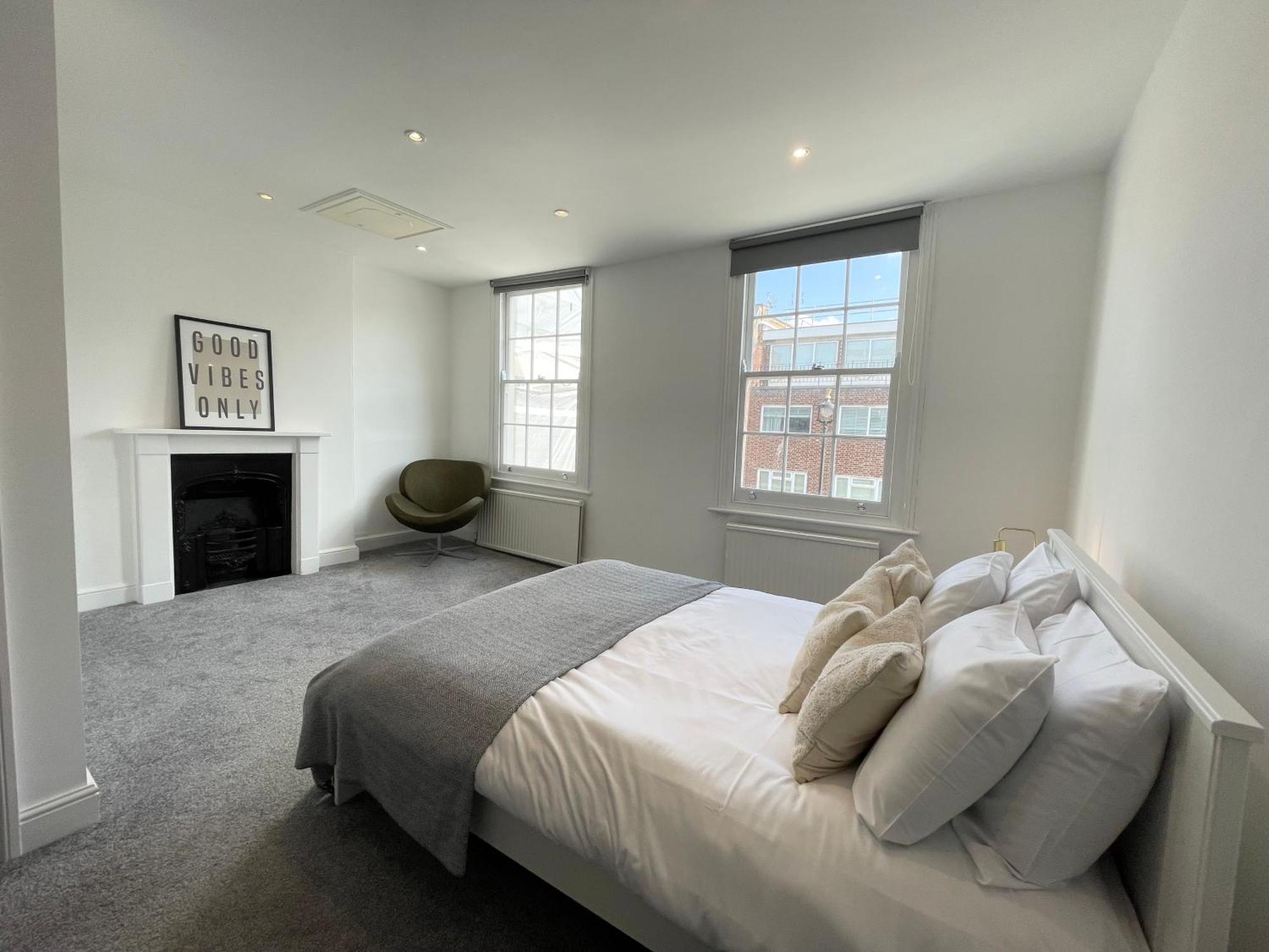 Victoria Maisonette Apartment London