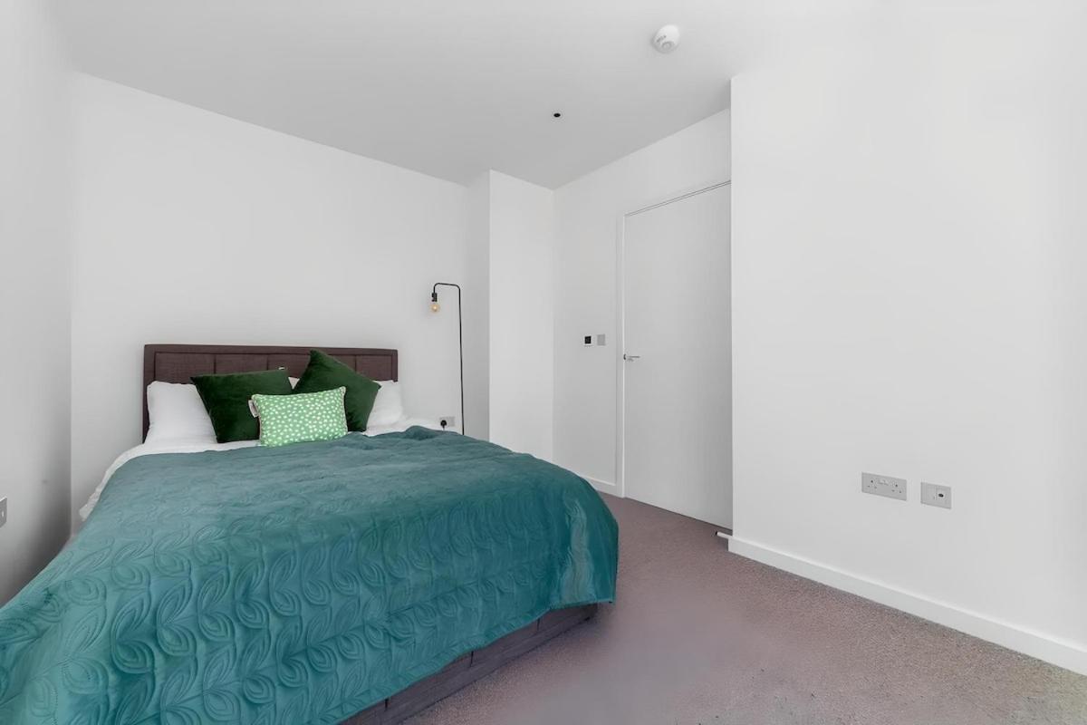 Collection Tapestry Way Apartment