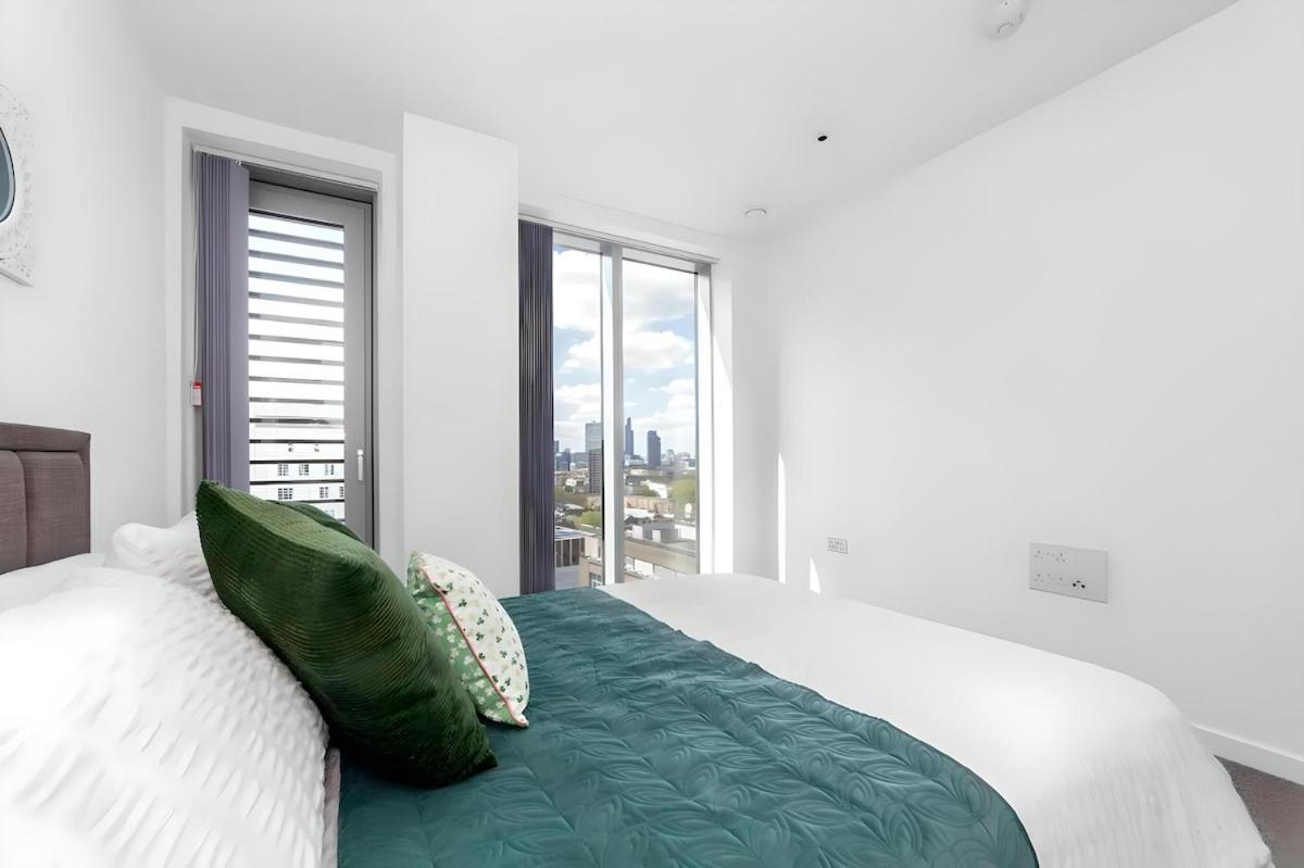 Collection Tapestry Way Apartment