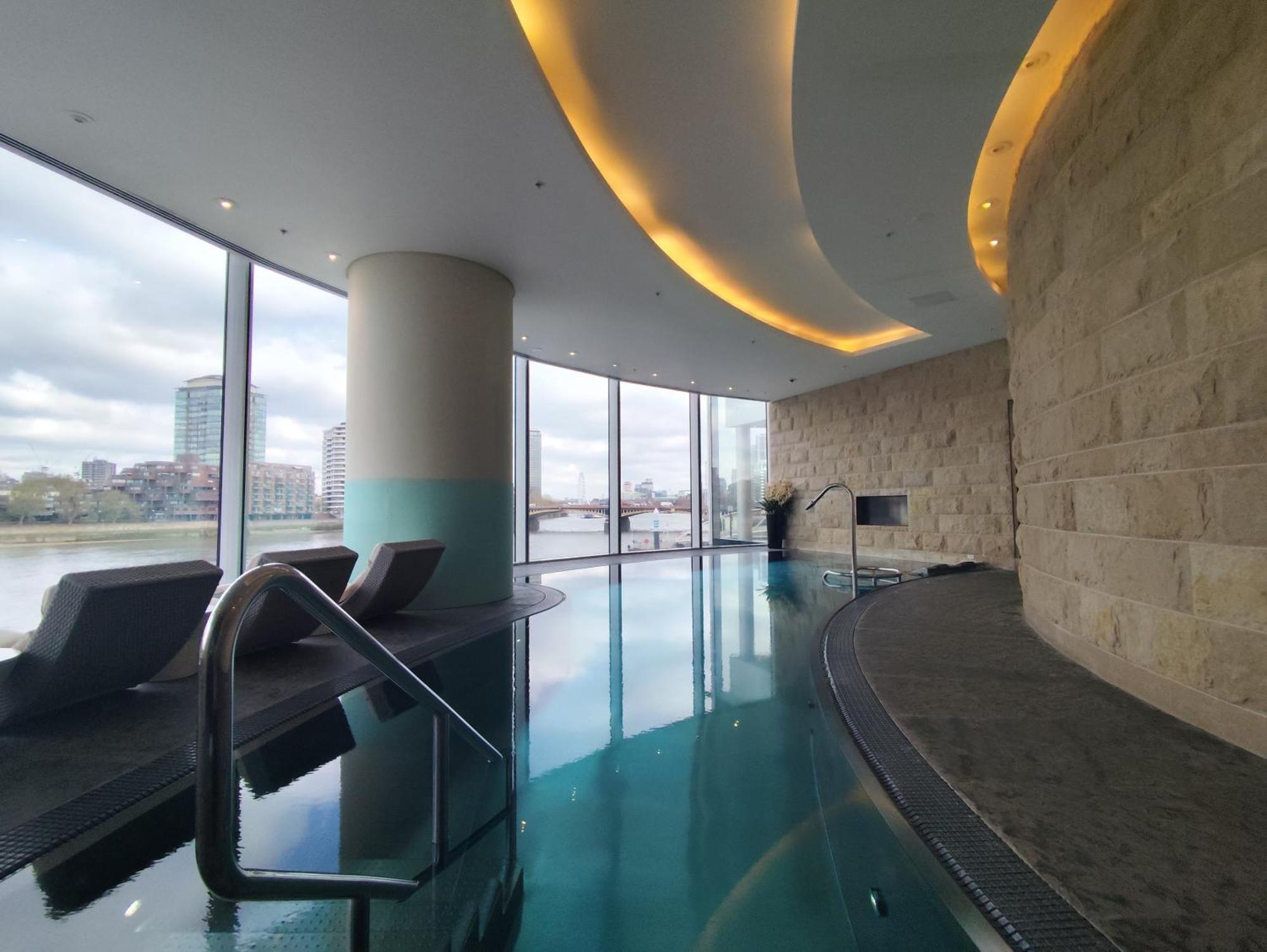 Apartment Skyline Views Luxury 3 Bedroom Free Parking London