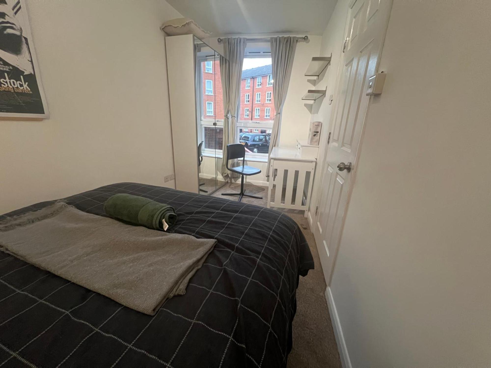 Guest house Quiet Double In Canada Water *