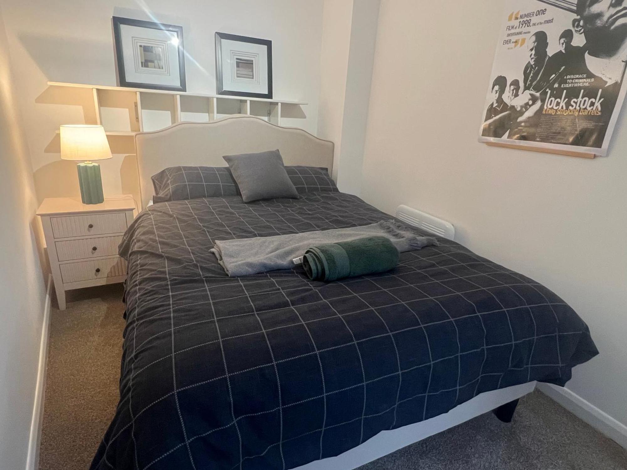Guest house Quiet Double In Canada Water London