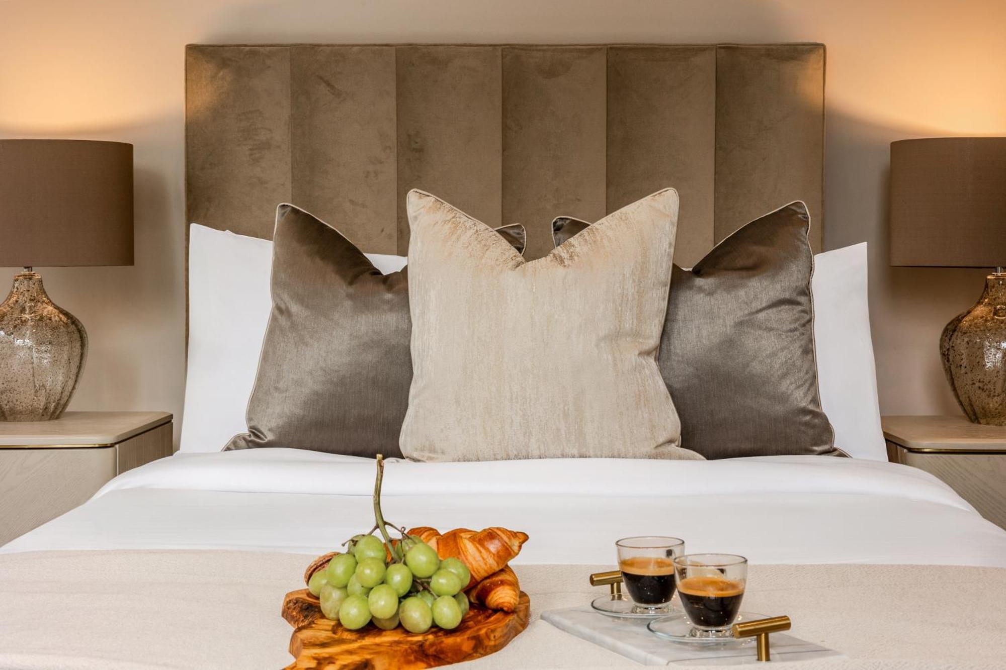 Luxurious 4-bed Knightsbridge Near Harrods Apartment *