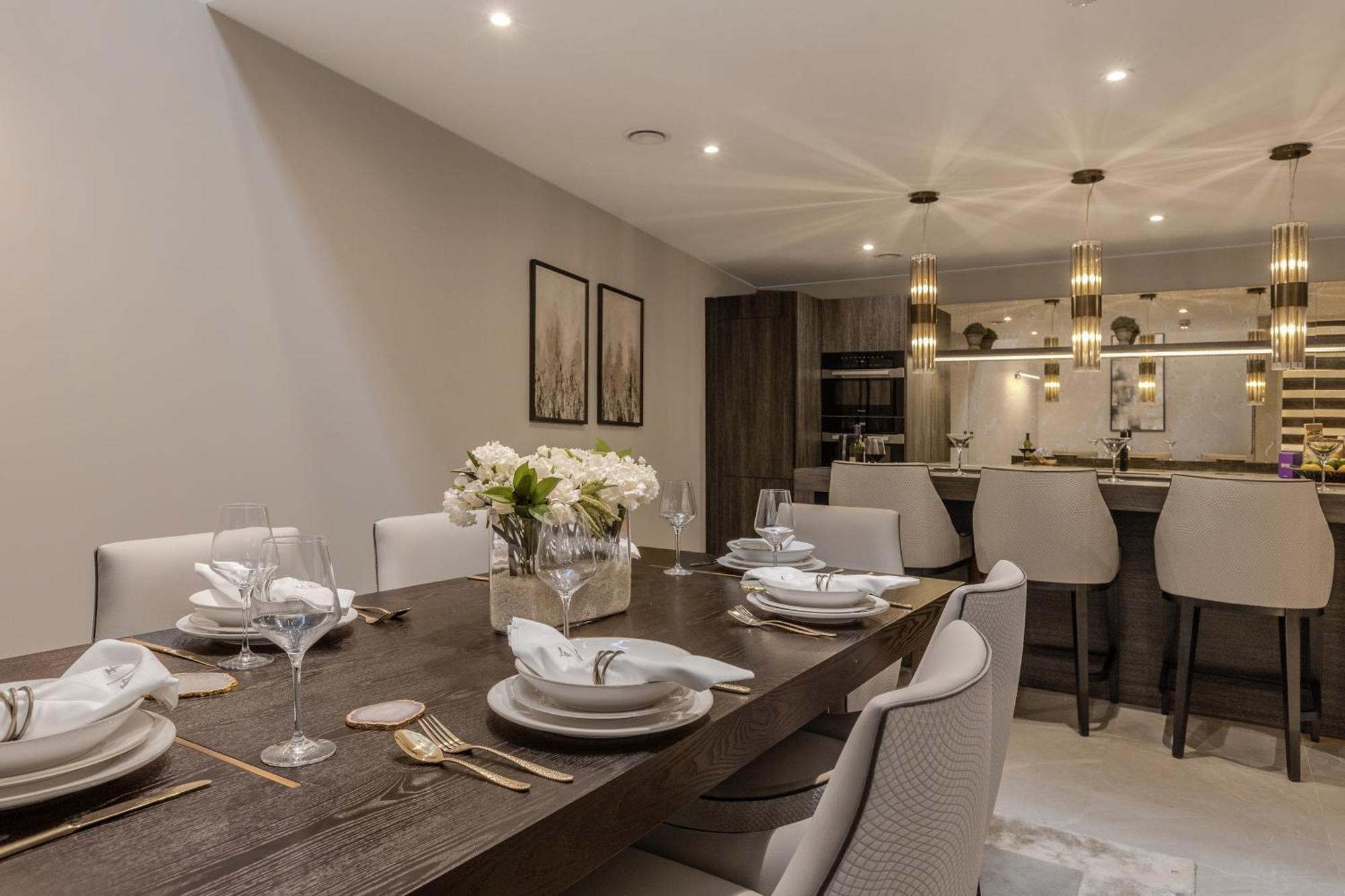 Luxurious 4-bed Knightsbridge Near Harrods Apartment *