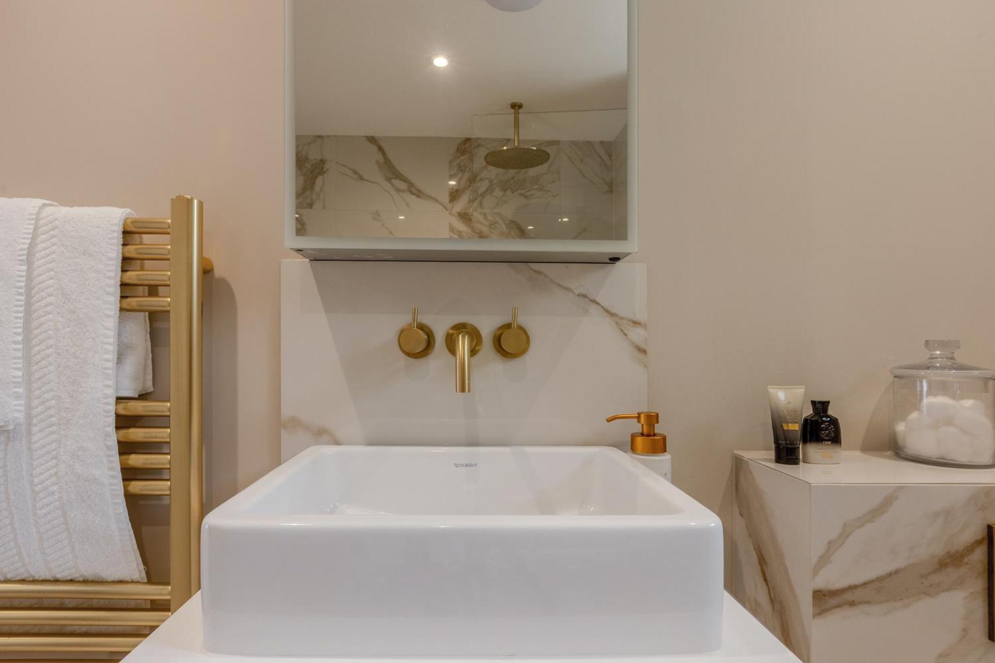 Luxurious 4-bed Knightsbridge Near Harrods *